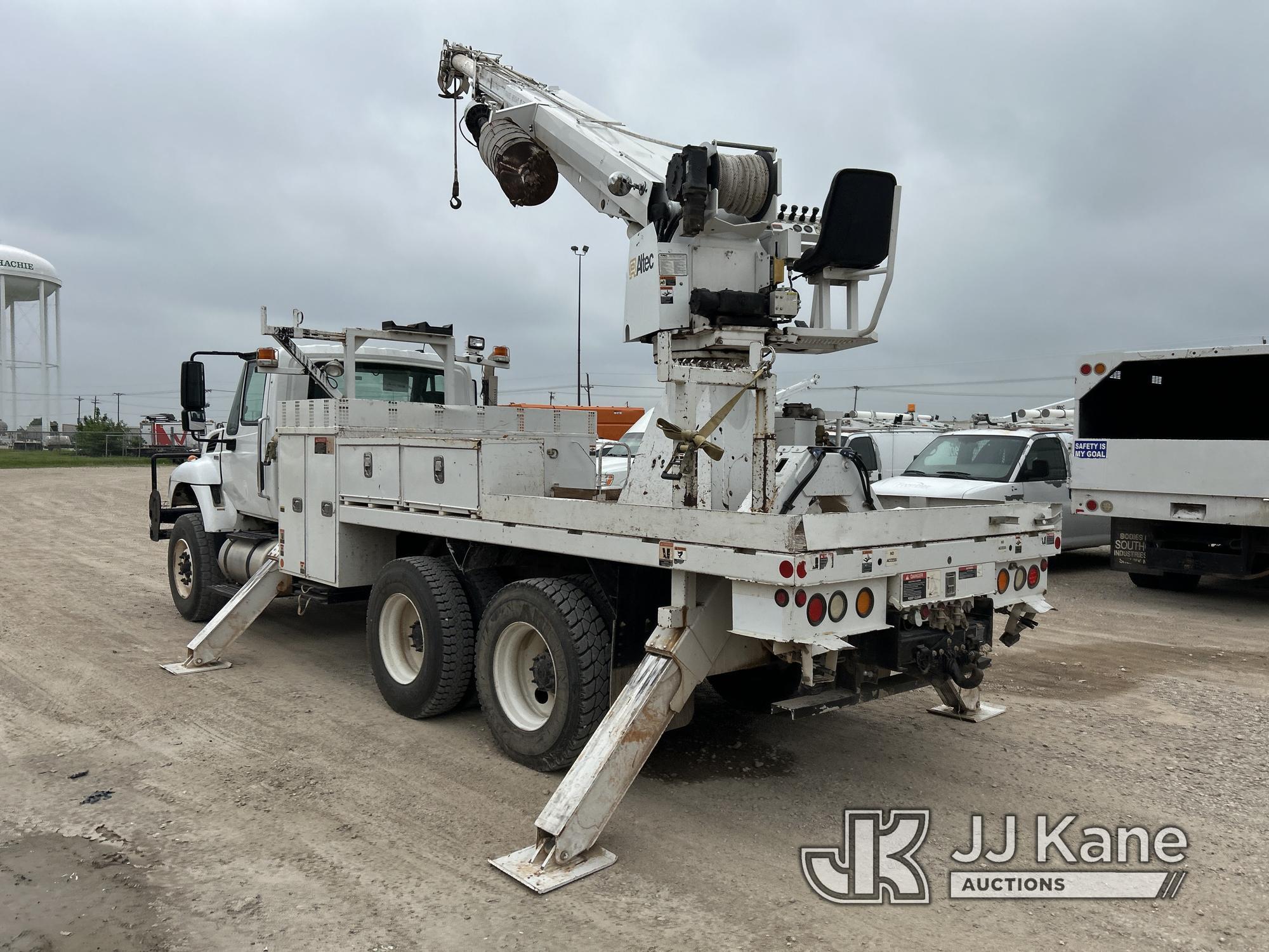 (Waxahachie, TX) Altec DM47-TR, Digger Derrick rear mounted on 2015 International 7400 T/A Flatbed/U