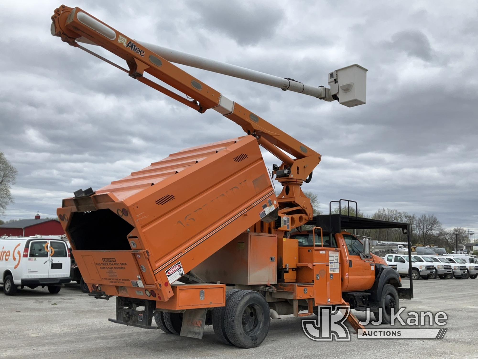 (Hawk Point, MO) Altec LR760-E70, Over-Center Elevator Bucket Truck mounted behind cab on 2013 Ford