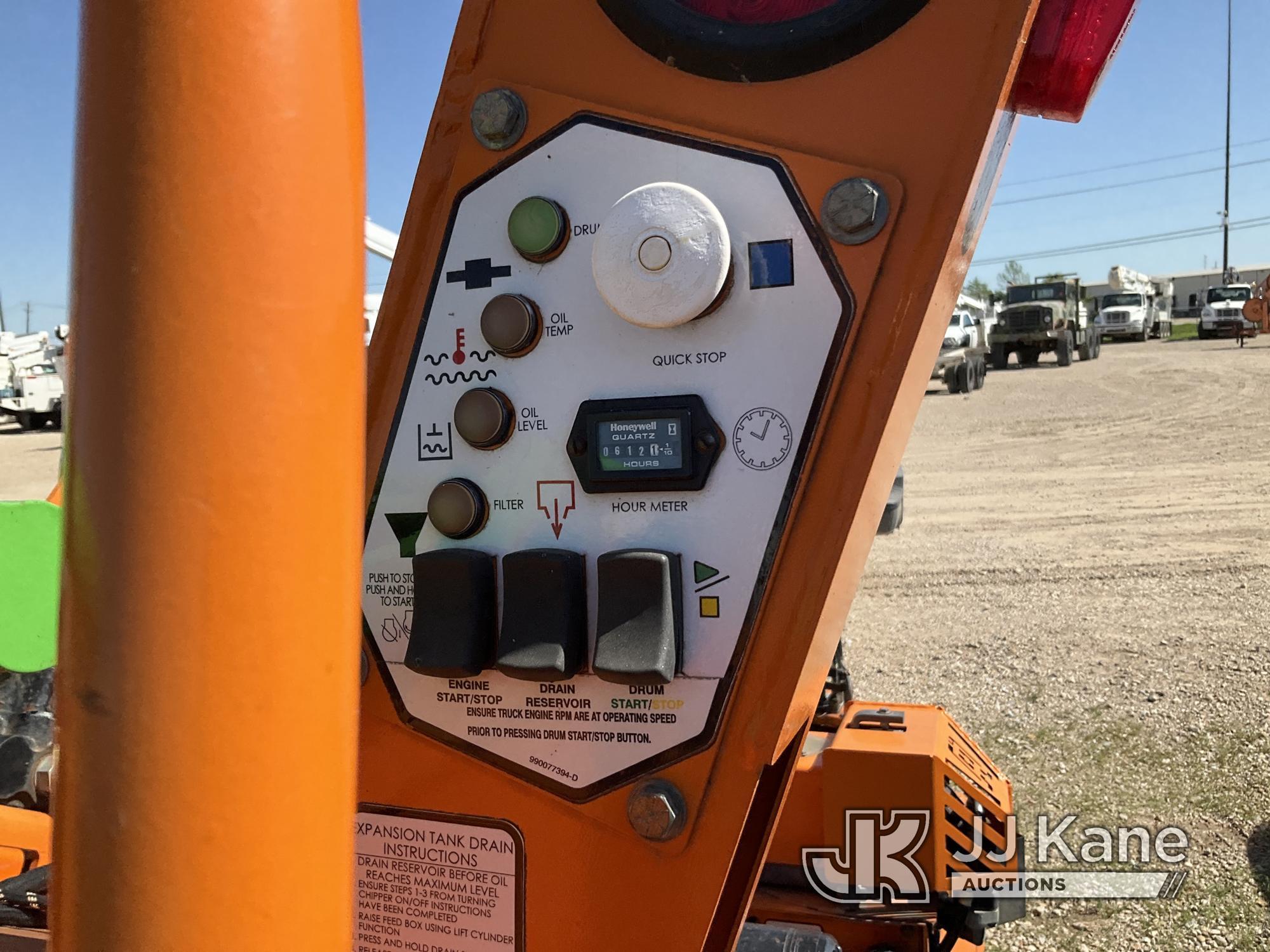 (Waxahachie, TX) 2016 Altec DRM12HE Chipper (12in Drum) Fair) (Seller States: Chipper has low blower