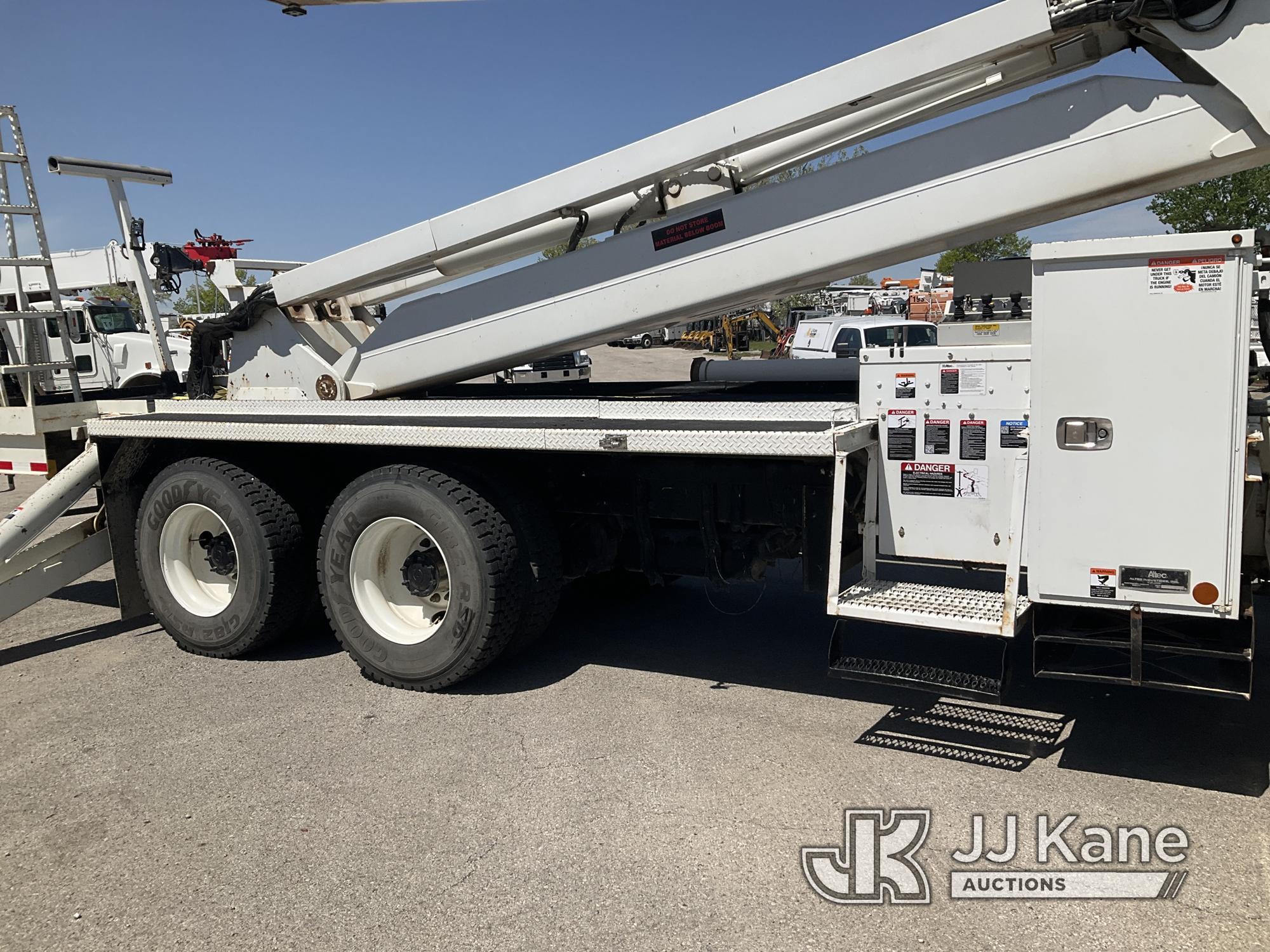 (Kansas City, MO) Altec AM900-E100, Double-Elevator Bucket Truck rear mounted on 2014 Freightliner M