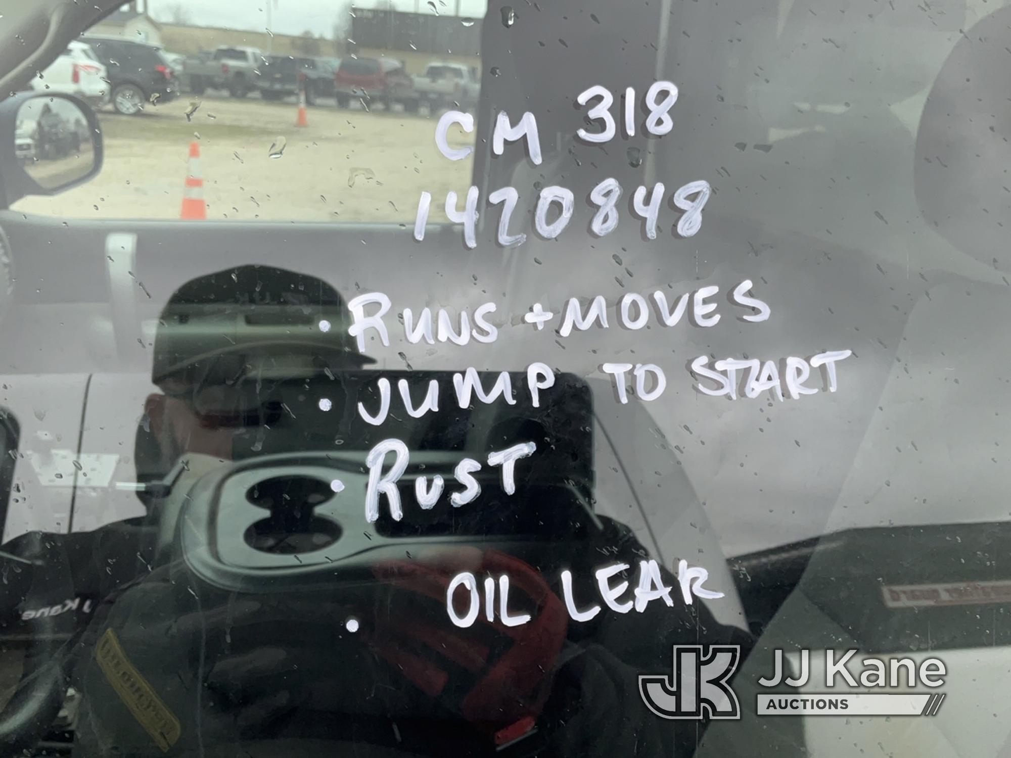 (Charlotte, MI) 2009 Chevrolet Silverado 1500 Pickup Truck Runs & Moves) (Jump To Start, Oil Leak, R