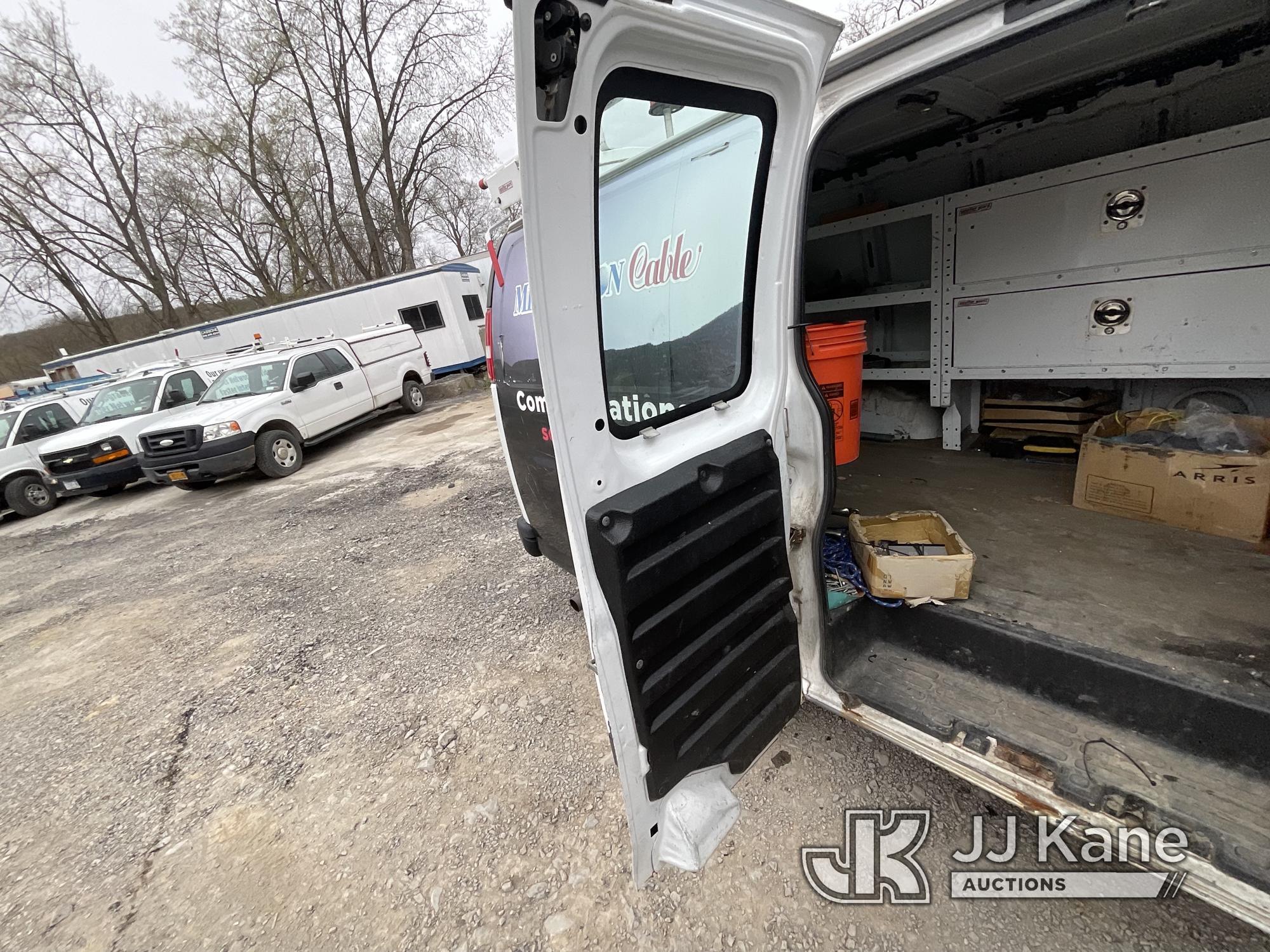 (Catskill, NY) 2016 Chevrolet Express G2500 Cargo Van Runs & Moves) (Check Engine Light On) (Rear Ca