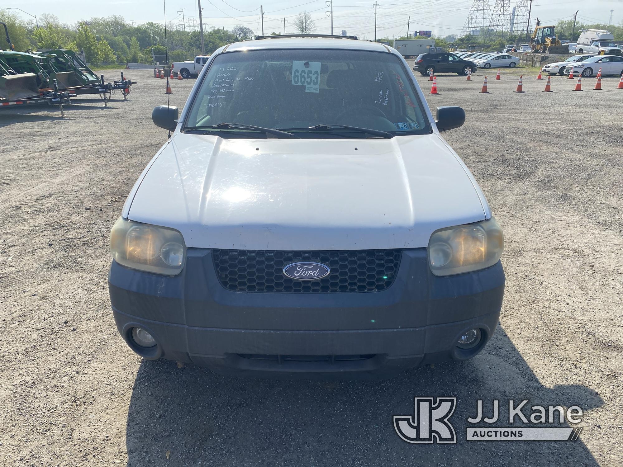 (Plymouth Meeting, PA) 2006 Ford Escape Hybrid 4x4 4-Door Sport Utility Vehicle Runs & Moves, Body &