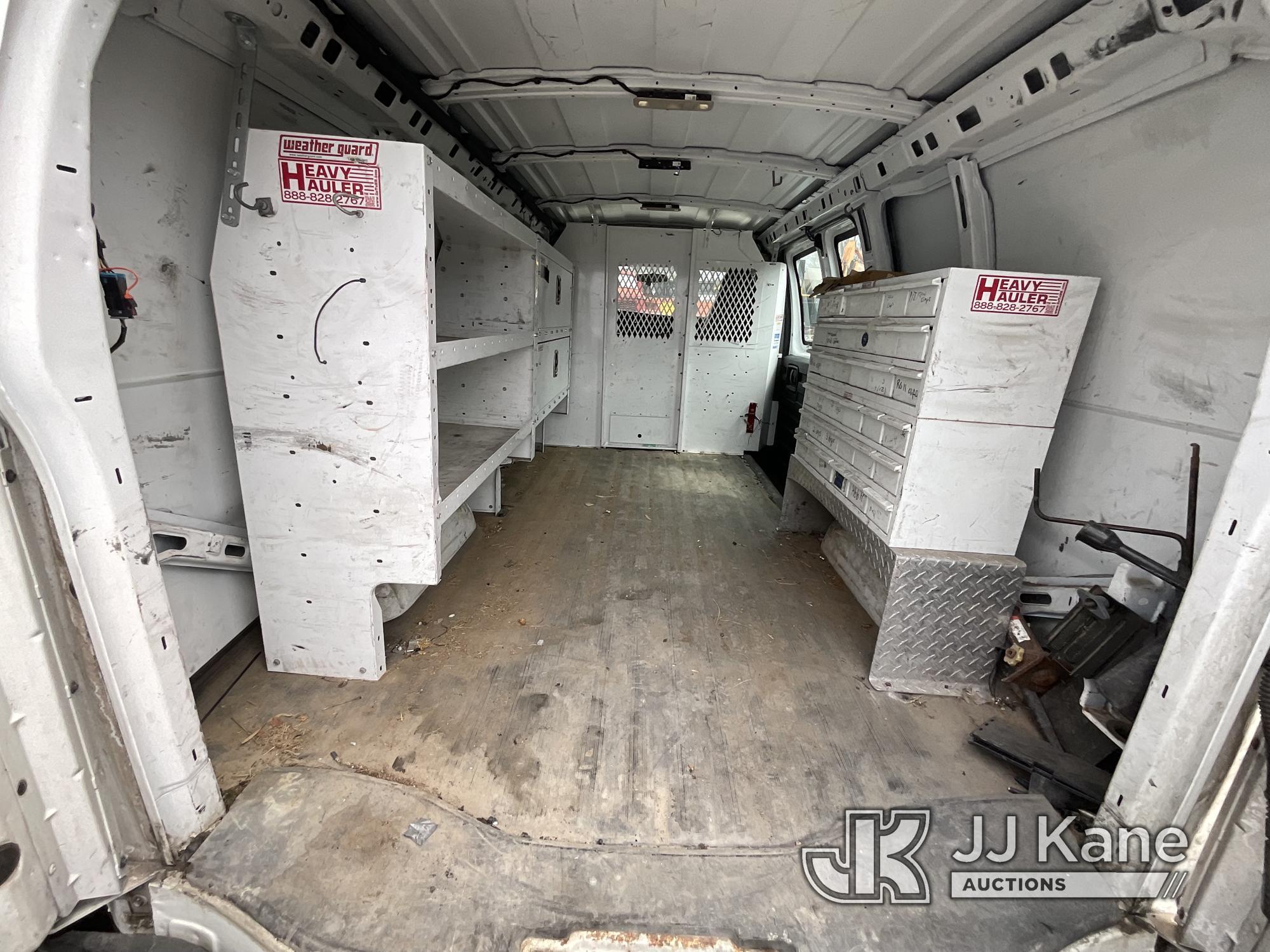 (Catskill, NY) 2016 Chevrolet Express G2500 Cargo Van Runs & Moves) (Rust Damage