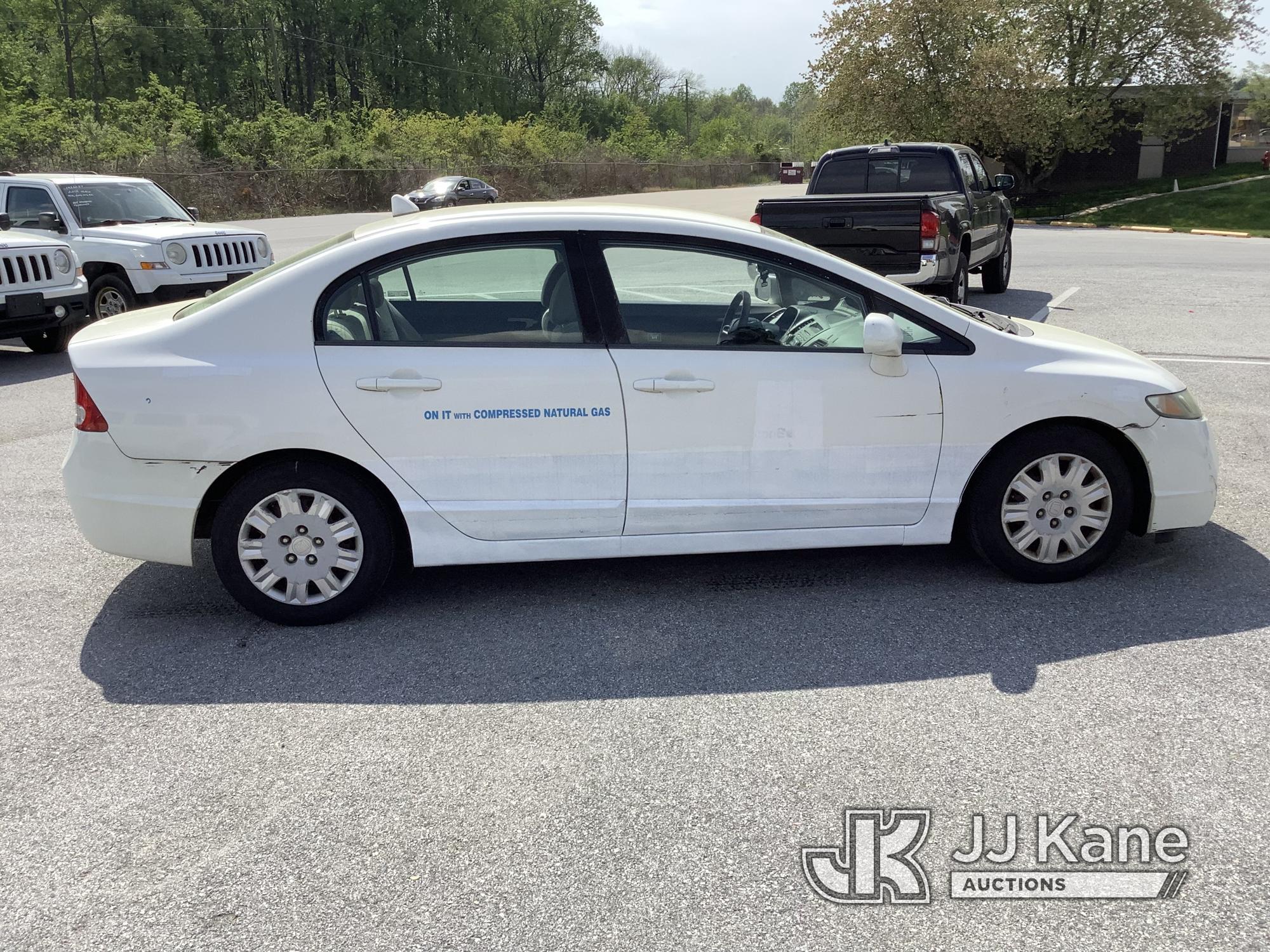 (Chester Springs, PA) 2009 Honda Civic 4-Door Sedan CNG Only) (Runs & Moves, Rust & Body Damage) (In