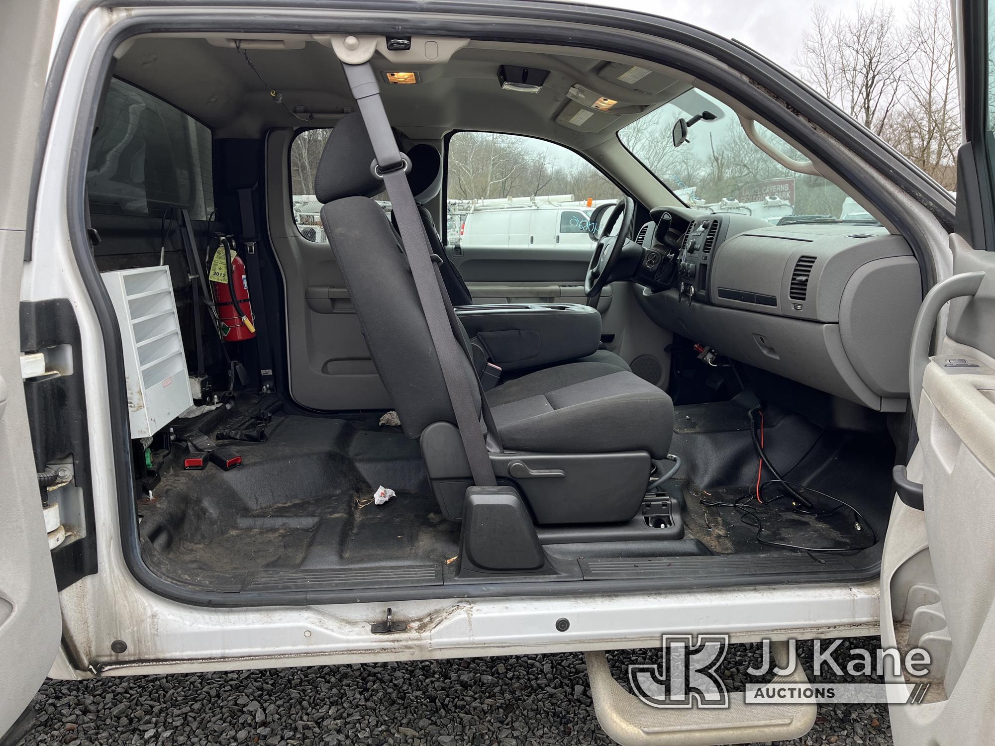 (Smock, PA) 2012 GMC Sierra 2500HD Extended-Cab Pickup Truck Title Delay) (Runs & Moves, Traction &
