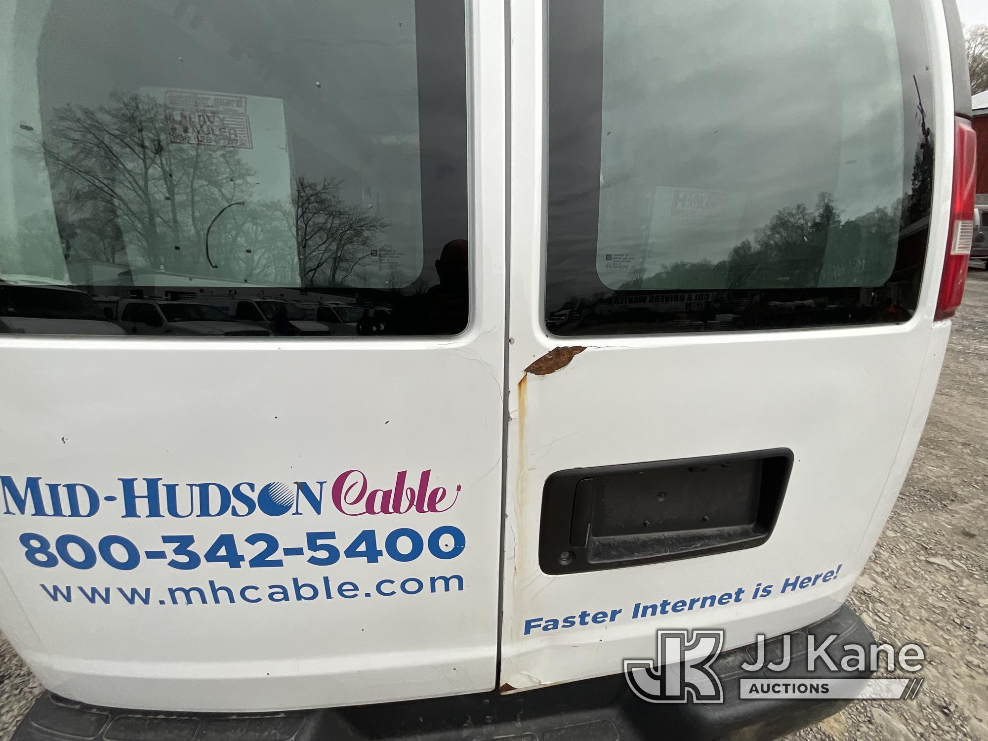 (Catskill, NY) 2016 Chevrolet Express G2500 Cargo Van Runs & Moves) (Rust Damage