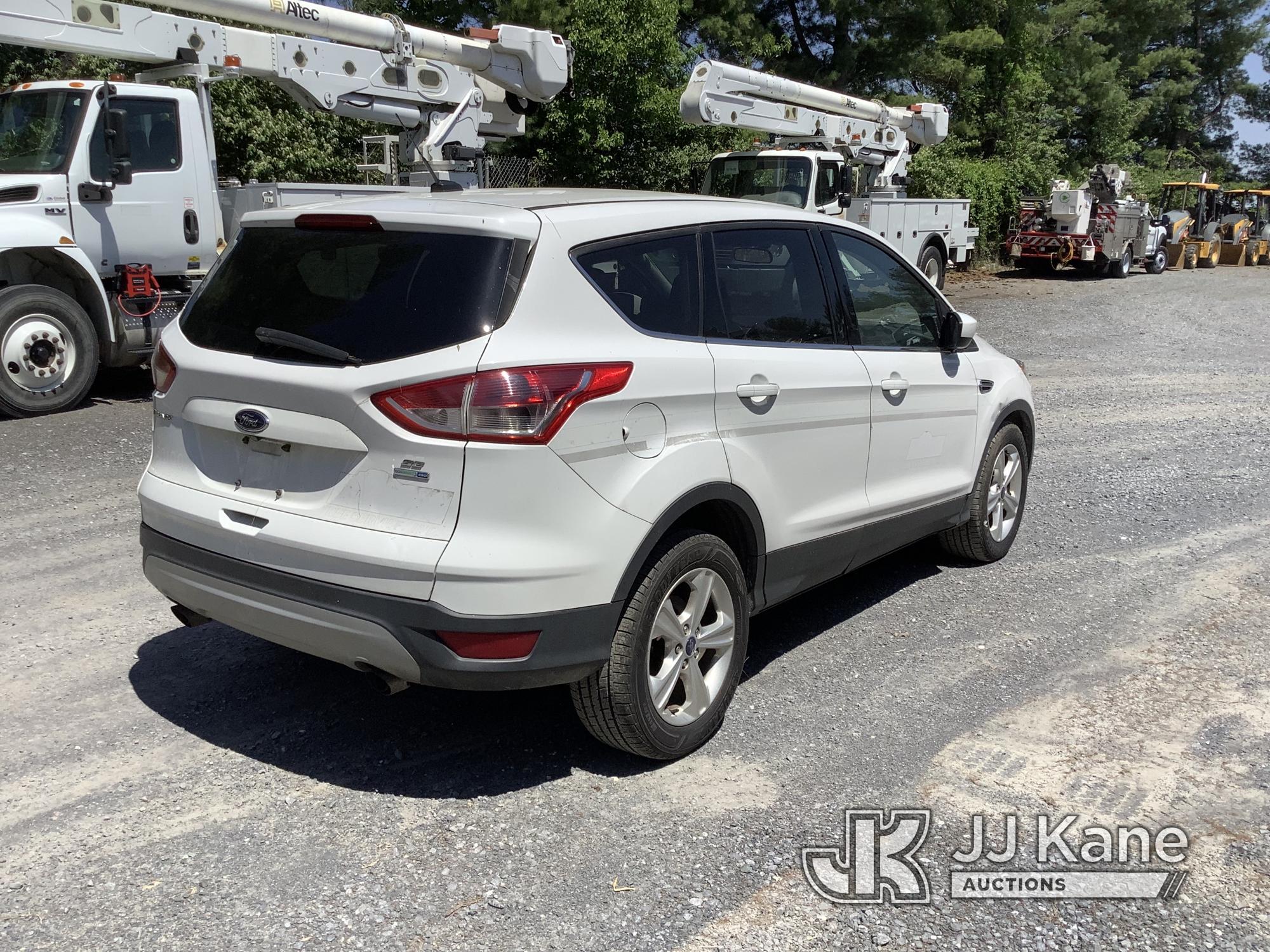 (Frederick, MD) 2015 Ford Escape 4x4 Sport Utility Vehicle Runs & Moves, Only On Jump Pack, Check En