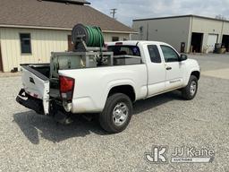 (Fort Wayne, IN) 2019 Toyota Tacoma 4x4 Extended-Cab Pickup Truck Runs & Moves) (Wrecked