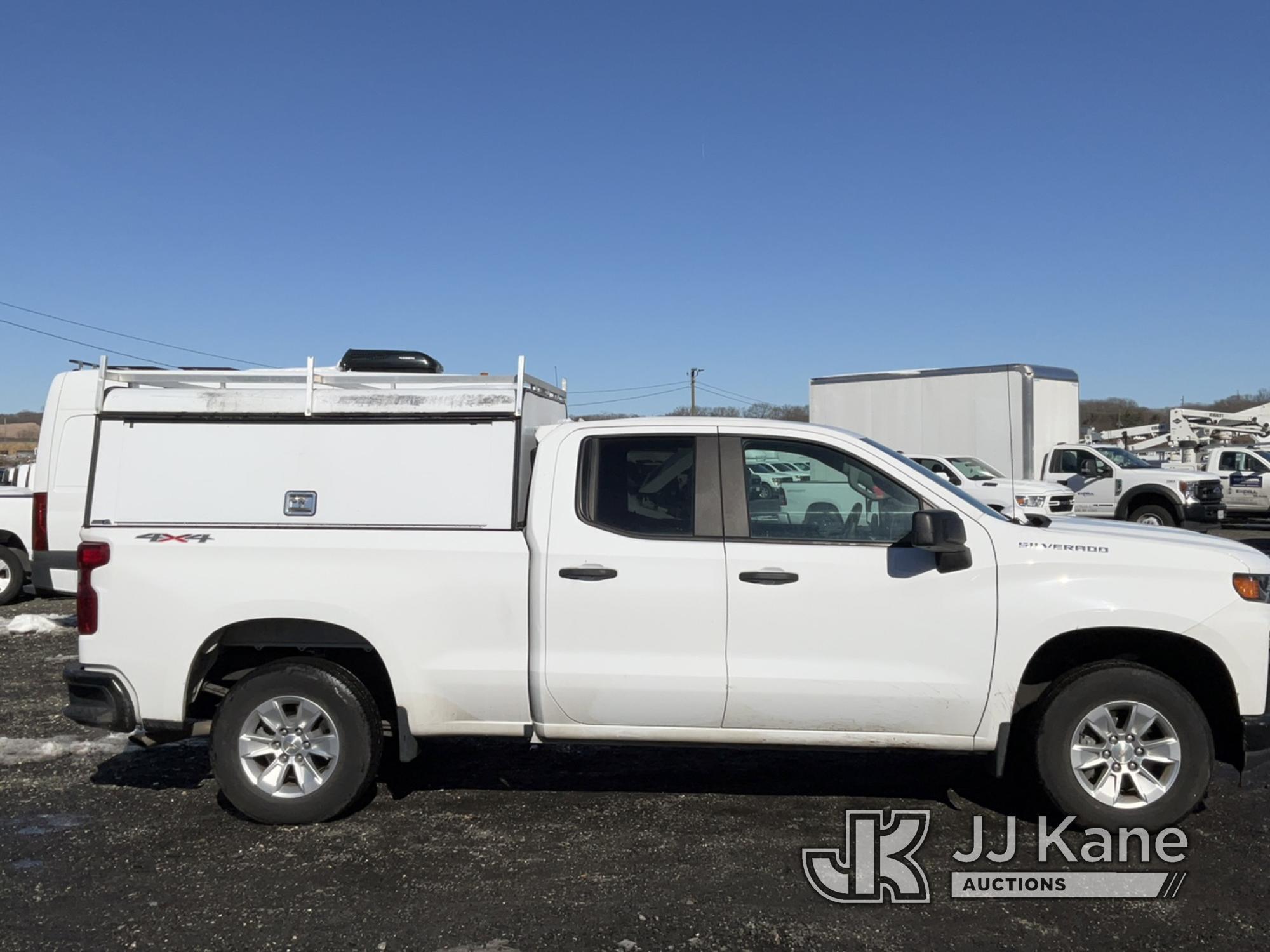 (Kings Park, NY) 2021 Chevrolet Silverado 1500 4x4 Extended-Cab Pickup Truck Runs & Moves) (Inspecti
