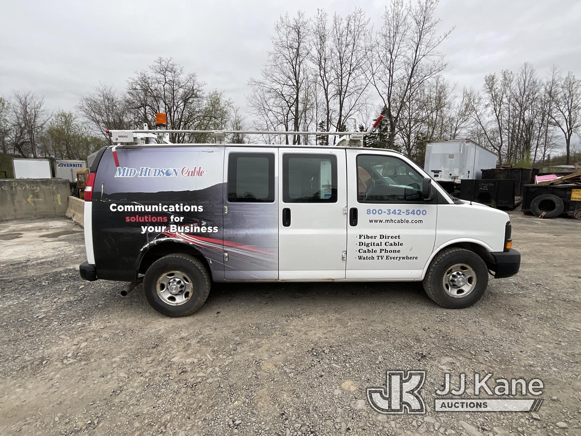 (Catskill, NY) 2016 Chevrolet Express G2500 Cargo Van Runs & Moves) (Check Engine Light On) (Rear Ca