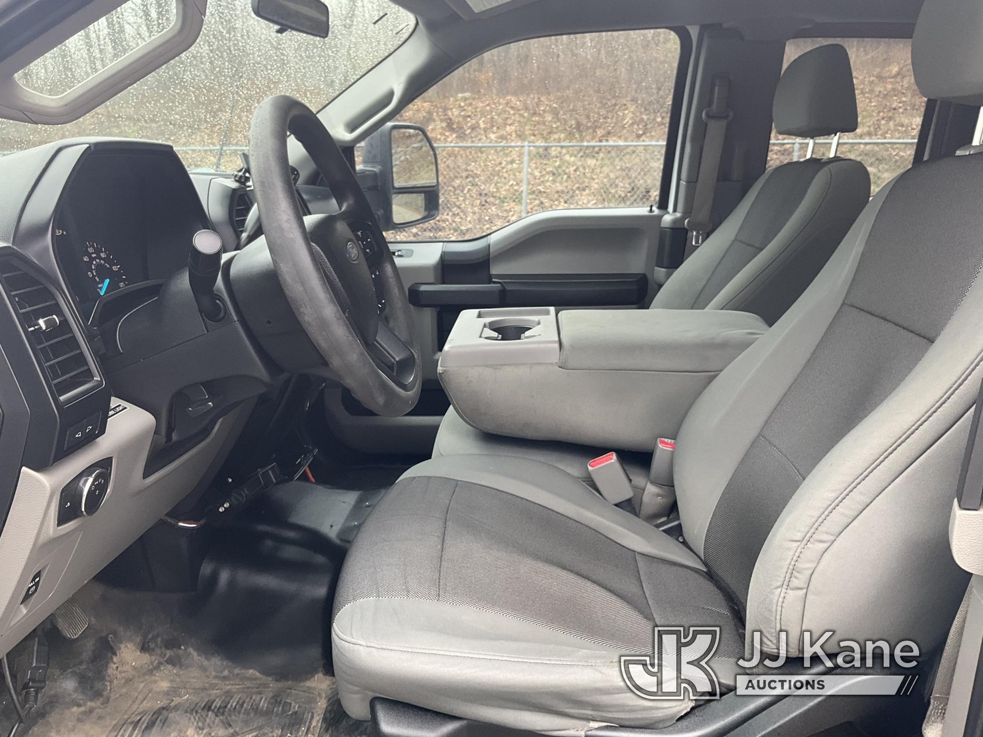 (Shrewsbury, MA) 2016 Ford F150 4x4 Extended-Cab Pickup Truck Runs & Moves) (Check Engine Light On,