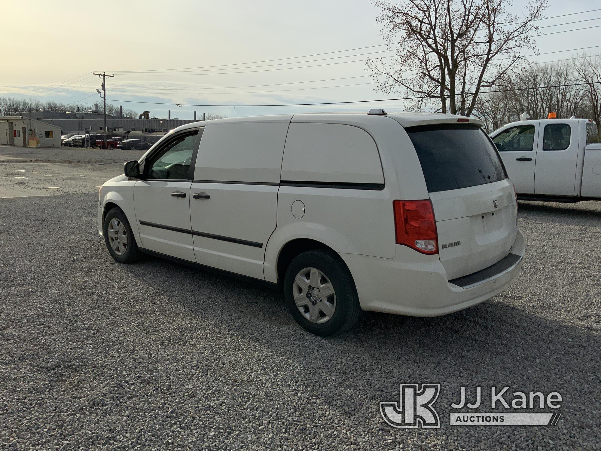 (Fort Wayne, IN) 2012 Dodge Caravan Mini Cargo Van Runs & Moves