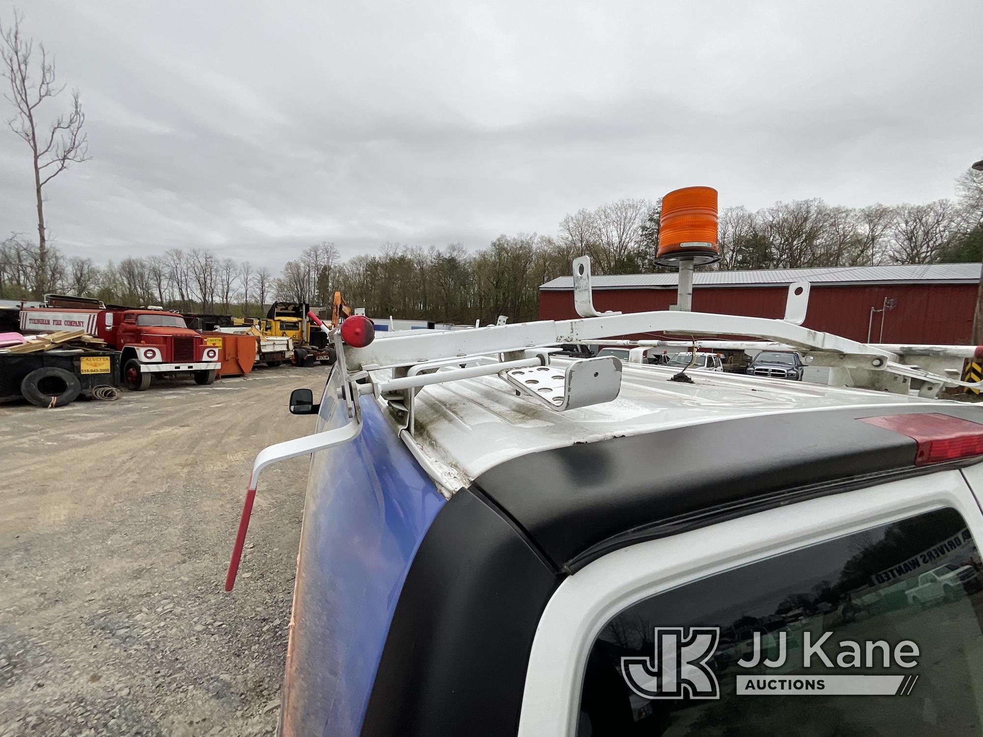 (Catskill, NY) 2016 Chevrolet Express G2500 Cargo Van Runs & Moves) (Check Engine Light On) (Rear Ca
