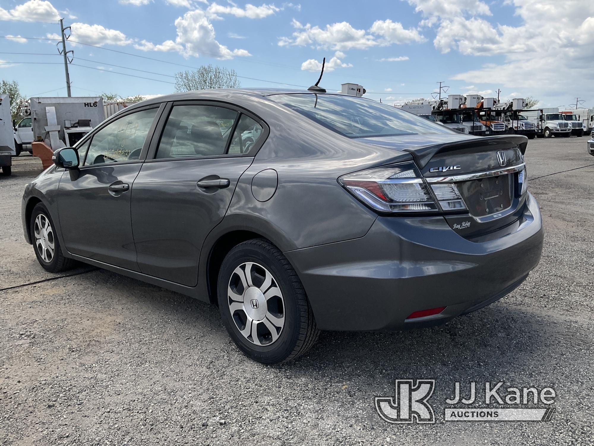 (Plymouth Meeting, PA) 2013 Honda Civic Hybrid 4-Door Sedan Runs & Moves, Body & Rust Damage