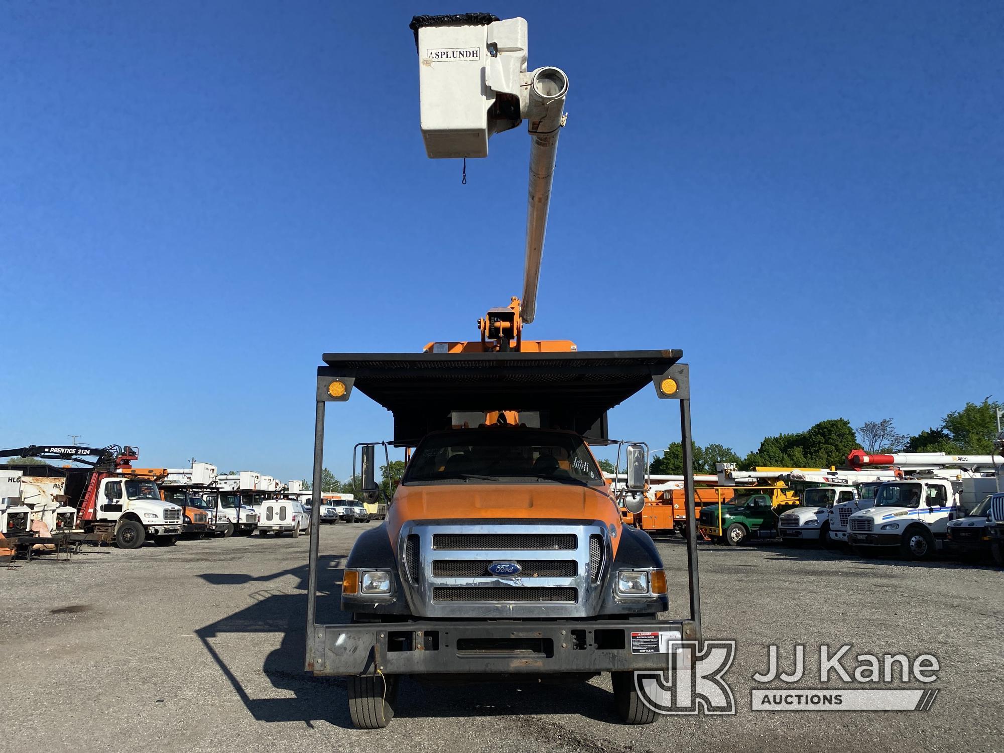 (Plymouth Meeting, PA) Altec LR760E70, Over-Center Elevator Bucket Truck mounted behind cab on 2013