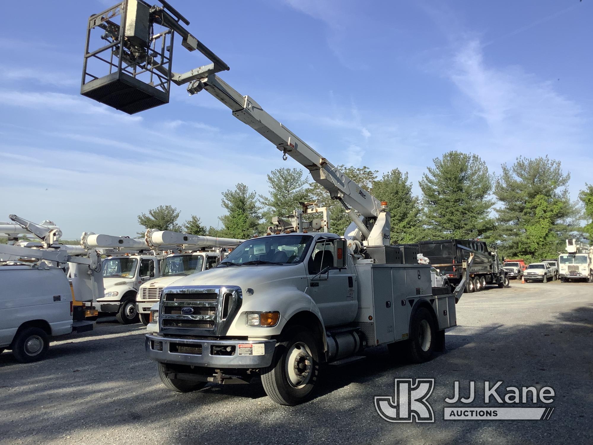 (Frederick, MD) Altec T40P, Articulating & Telescopic Bucket mounted on 2015 Ford F750 Service Truck