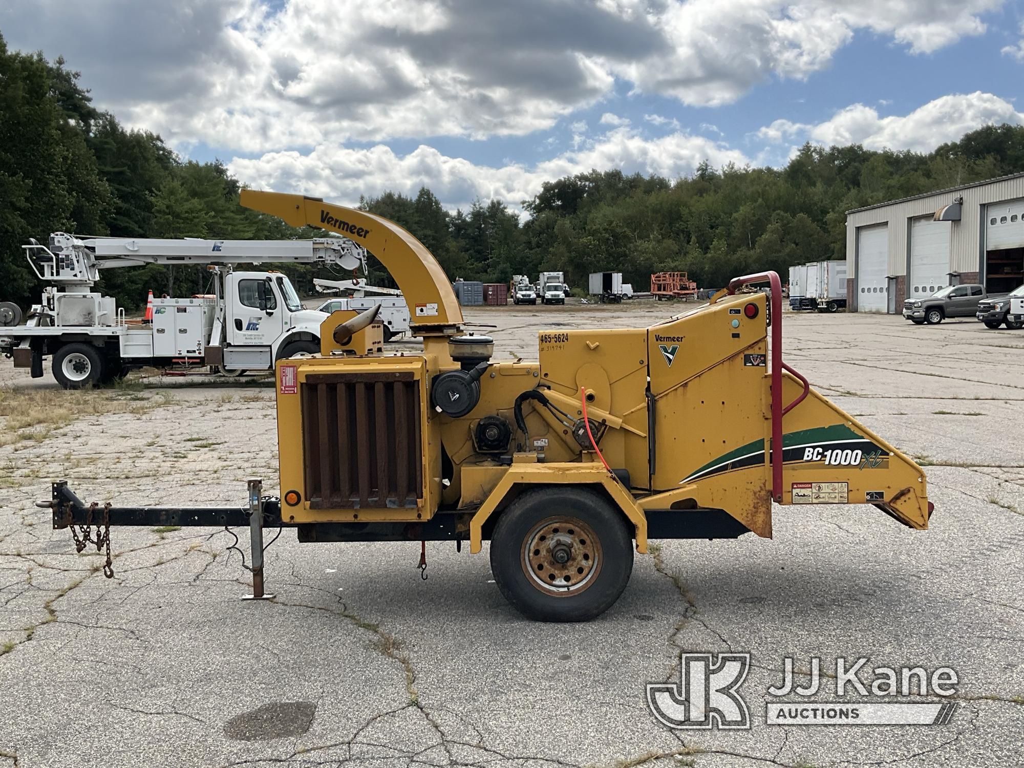 (Wells, ME) 2015 Vermeer BC1000XL Chipper (12in Drum), trailer mtd Not Running, Condition Unknown, B