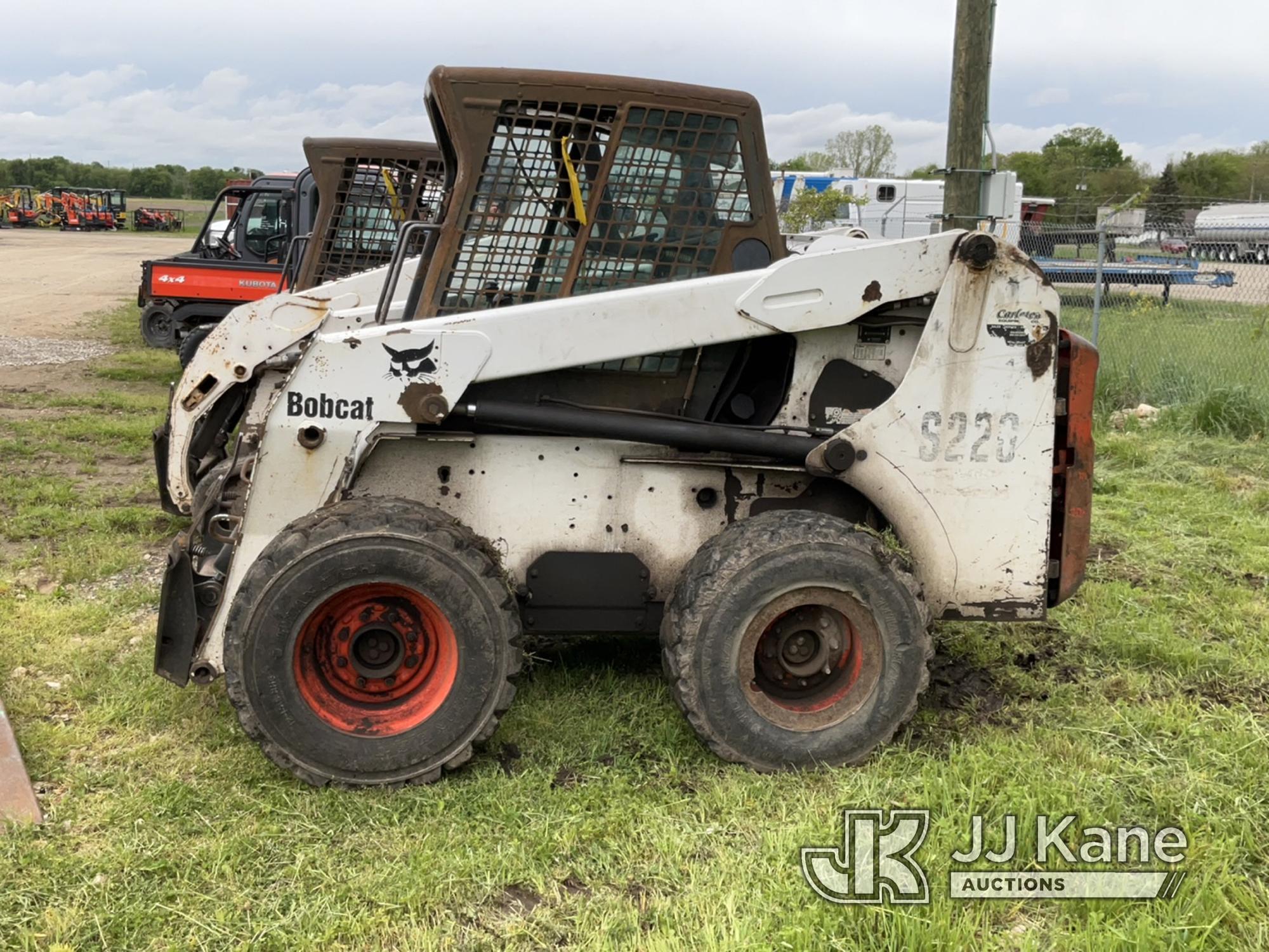 (Charlotte, MI) 2003 Bobcat S220 Rubber Tired Skid Steer Loader Runs, Moves, Key Broken Off In Ignit