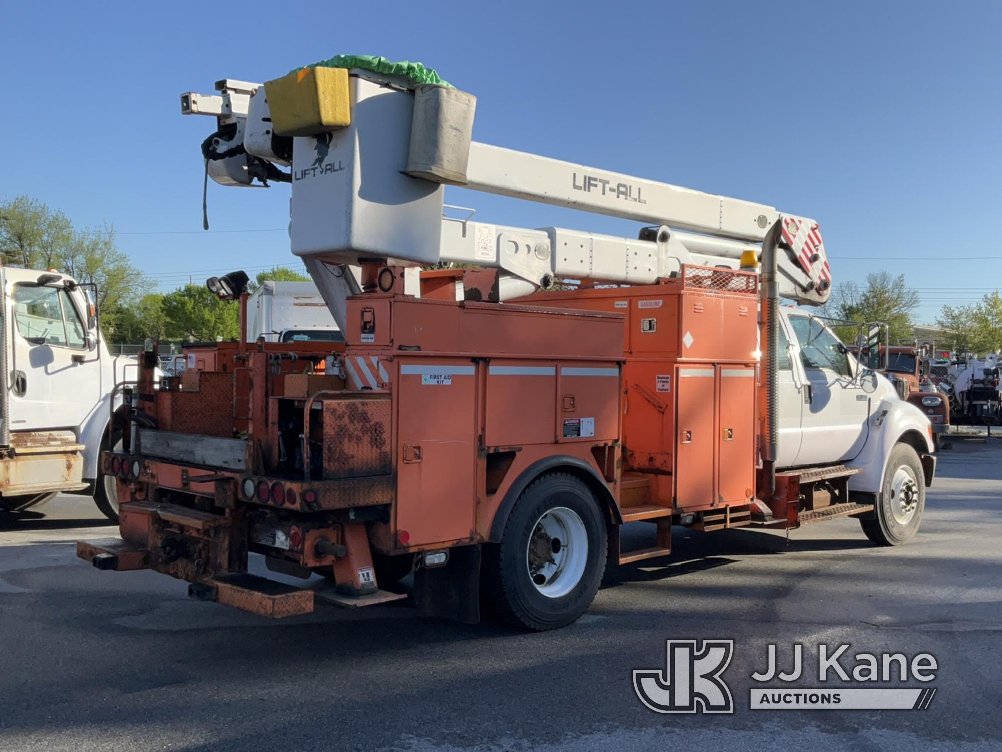 (Chester Springs, PA) Lift-All LOM-50-1S, Material Handling Bucket Truck rear mounted on 2009 Ford F