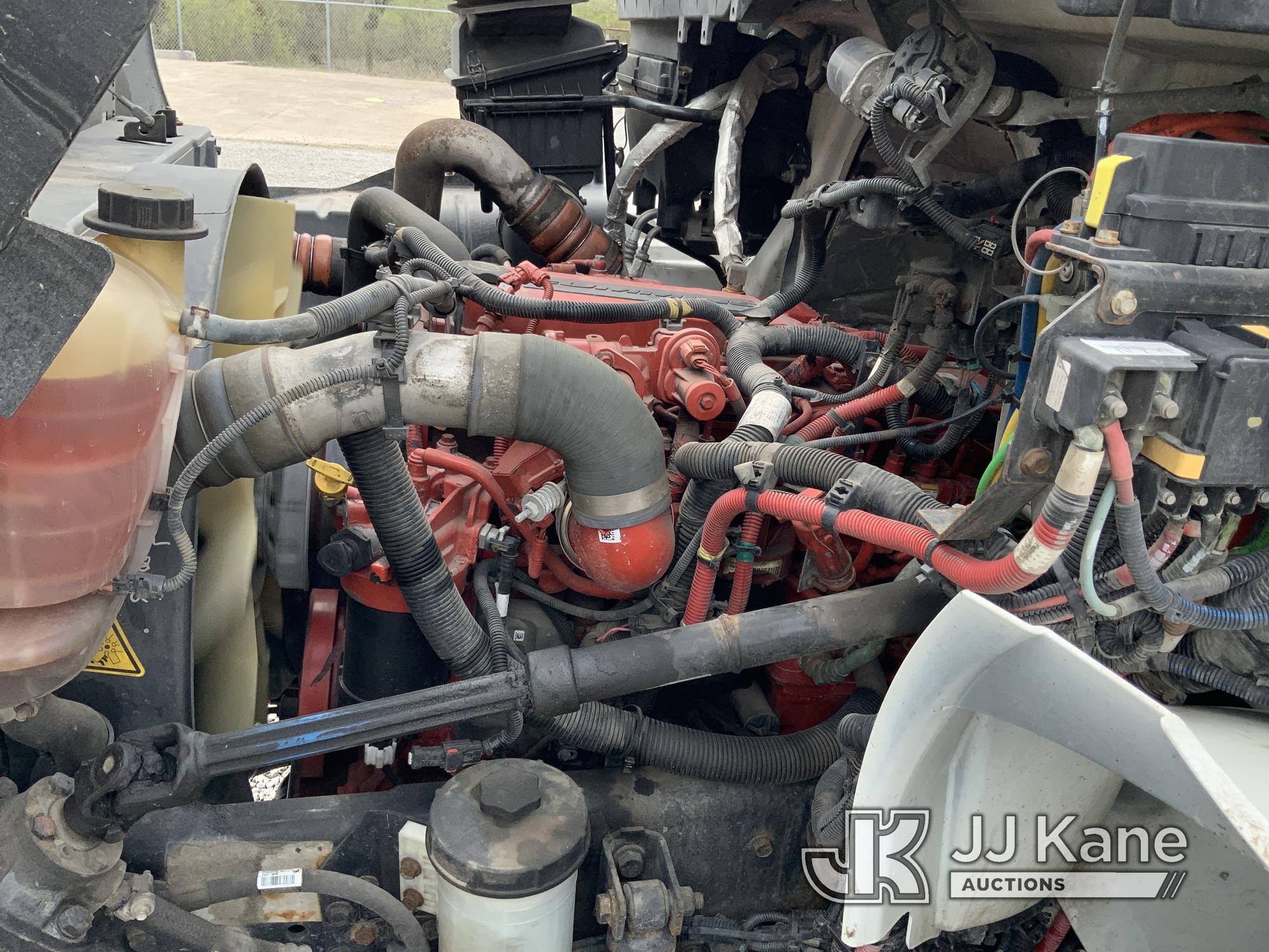 (Fort Wayne, IN) Altec DC47-TR, Digger Derrick rear mounted on 2018 International Durastar 4300 Util