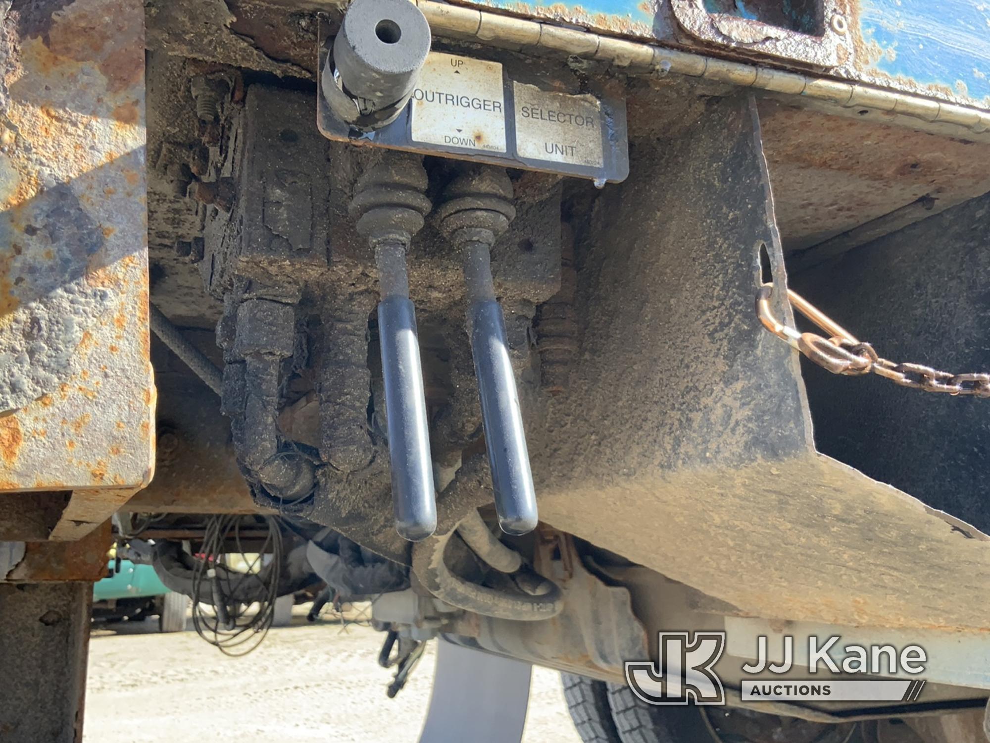 (Charlotte, MI) HiRanger LT38, Articulating & Telescopic Bucket Truck mounted behind cab on 2015 For