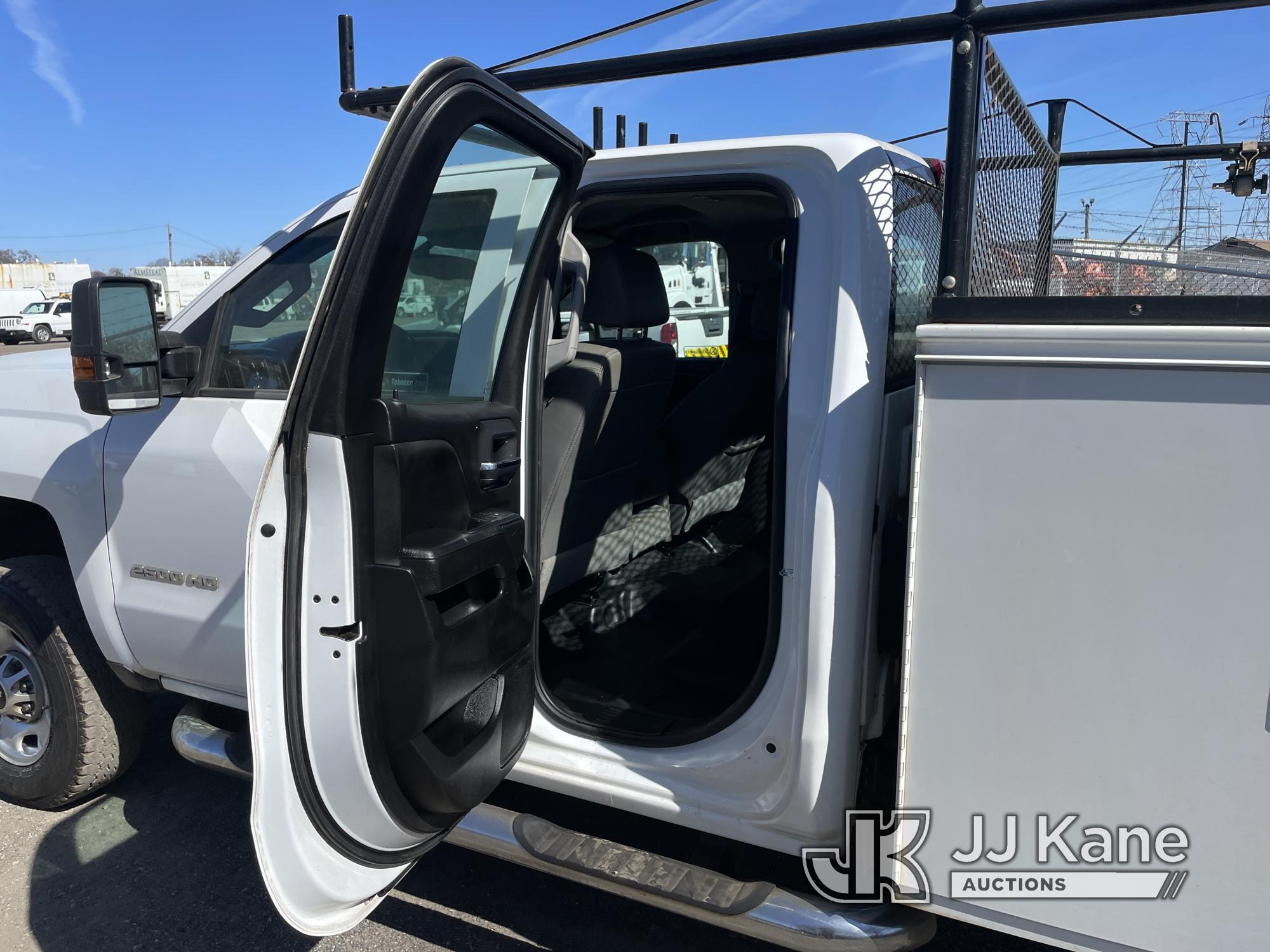 (Plymouth Meeting, PA) 2017 Chevrolet Silverado 2500HD 4x4 Extended-Cab Service Truck Runs & Moves,