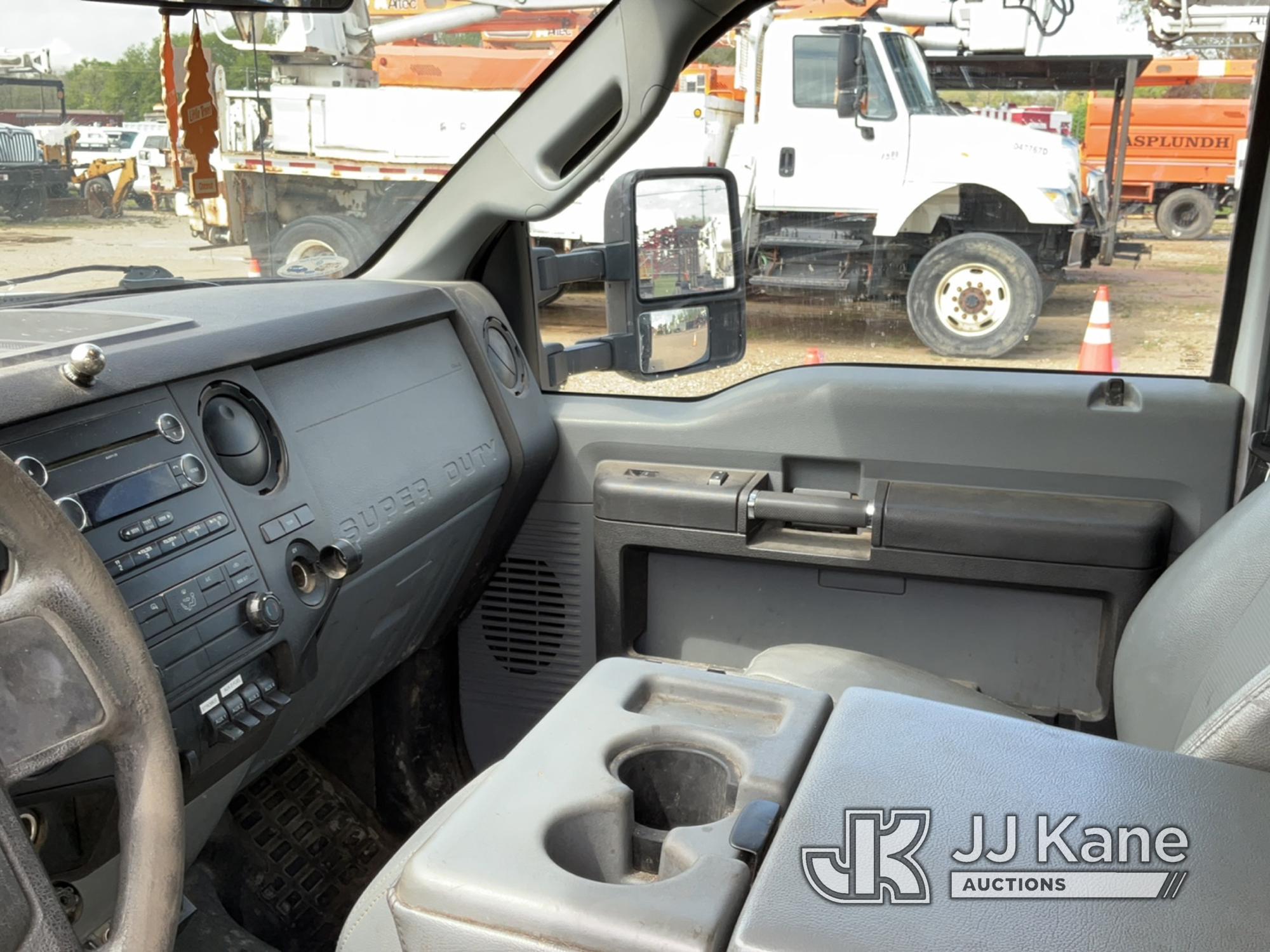 (Charlotte, MI) 2013 Ford F550 4x4 Crew-Cab Flatbed Truck Runs, Moves, Rust , Cracked Windshield