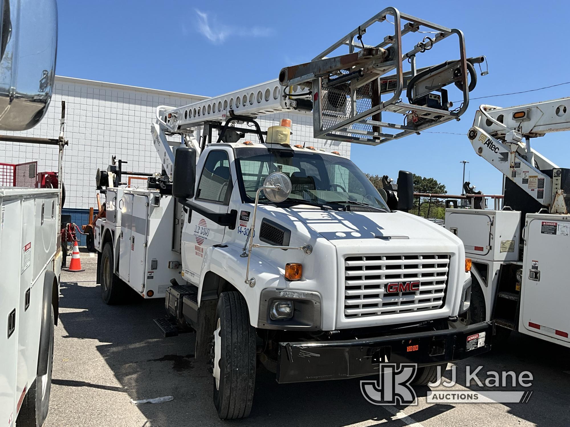 (Detroit, MI) Altec AT40-C, Telescopic Non-Insulated Cable Placing Bucket Truck rear mounted on 2006