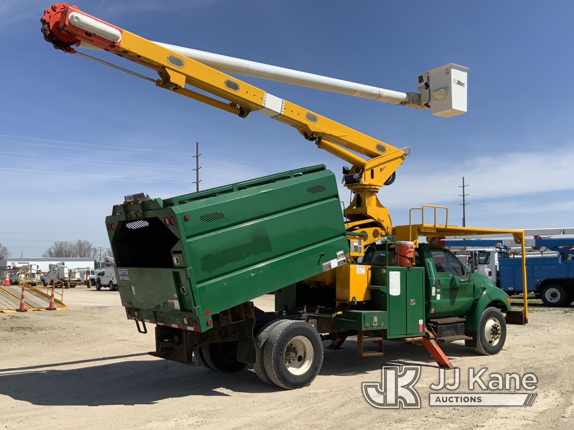 (Charlotte, MI) Altec LR760E70, Over-Center Elevator Bucket Truck mounted behind cab on 2015 Ford F7