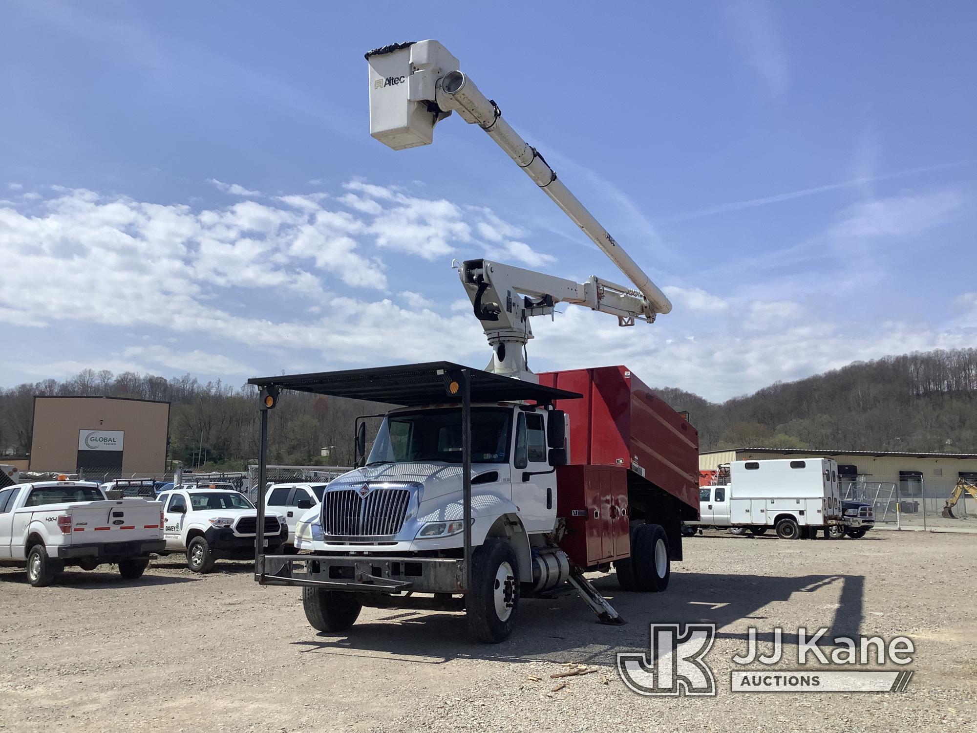 (Smock, PA) Altec LR760-E70, Over-Center Elevator Bucket mounted behind cab on 2015 International 43