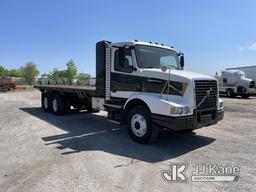 (Plymouth Meeting, PA) 2007 Volvo VHD T/A Flatbed Truck Runs & Moves, Body & Rust Damage