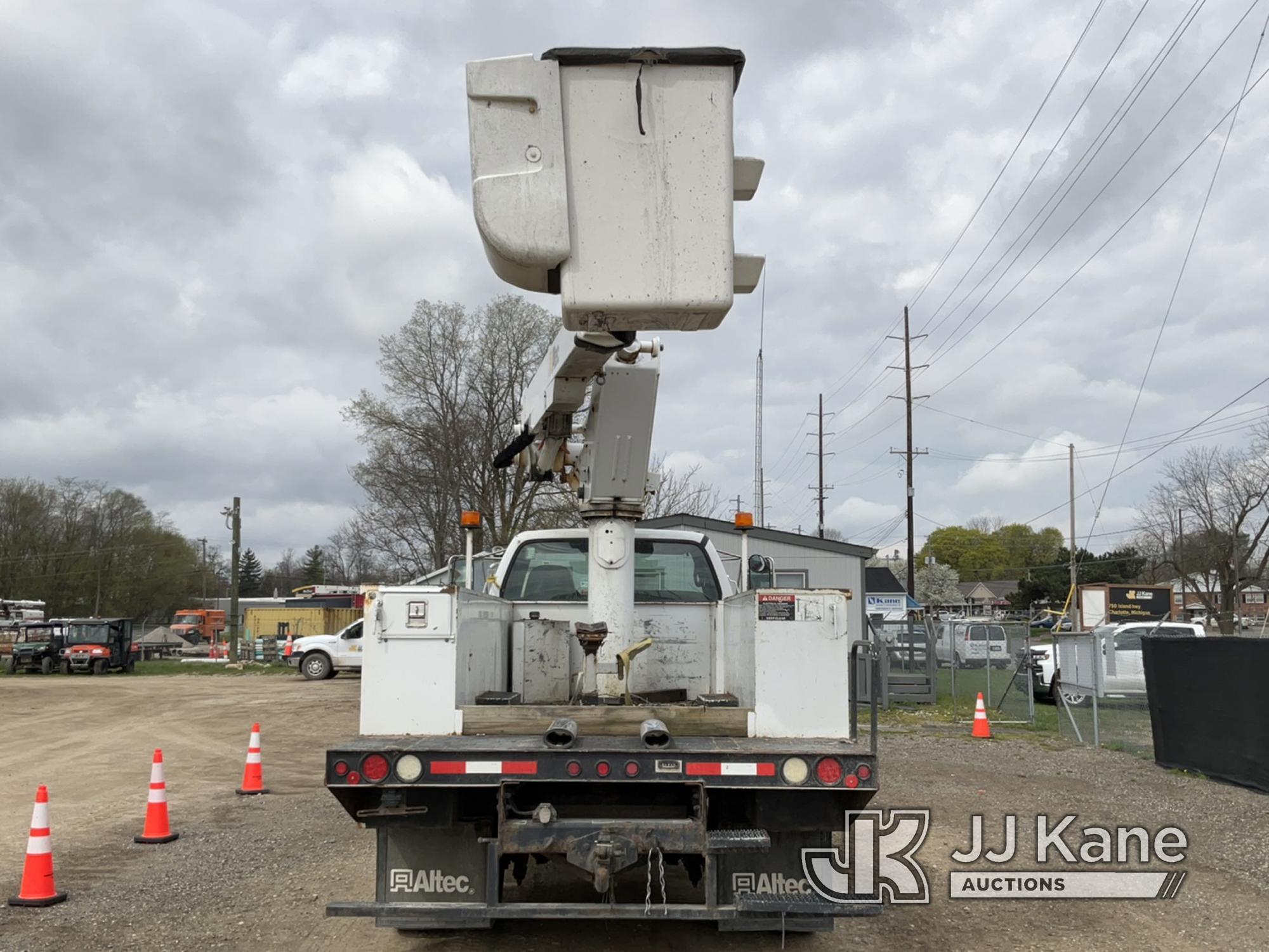 (Charlotte, MI) Altec TA40, Articulating & Telescopic Bucket Truck mounted behind cab on 2007 Ford F