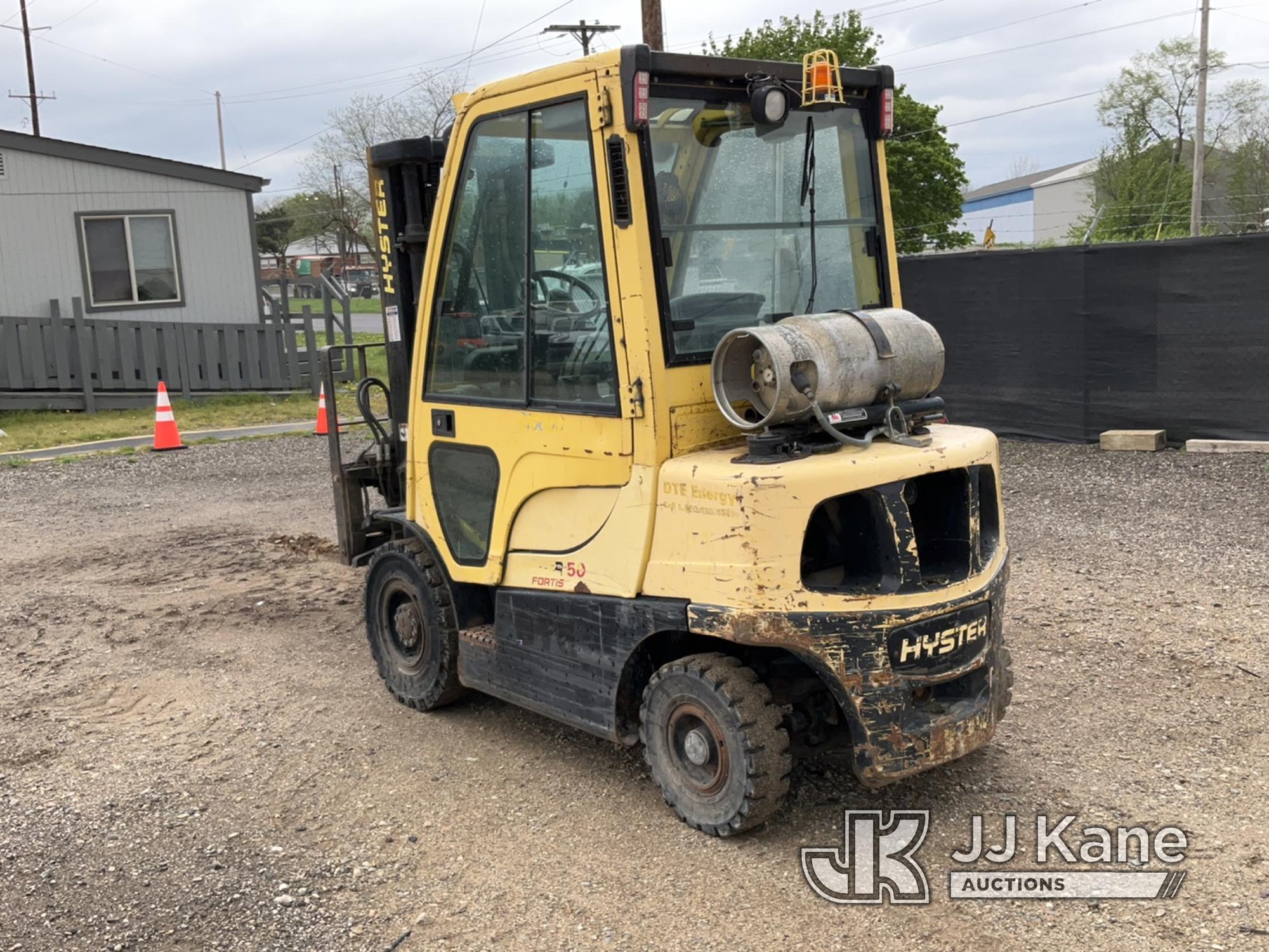 (Charlotte, MI) 2005 Hyster H50FT Rubber Tired Forklift Runs, Moves, Operates, Jump to Start, LP Tan