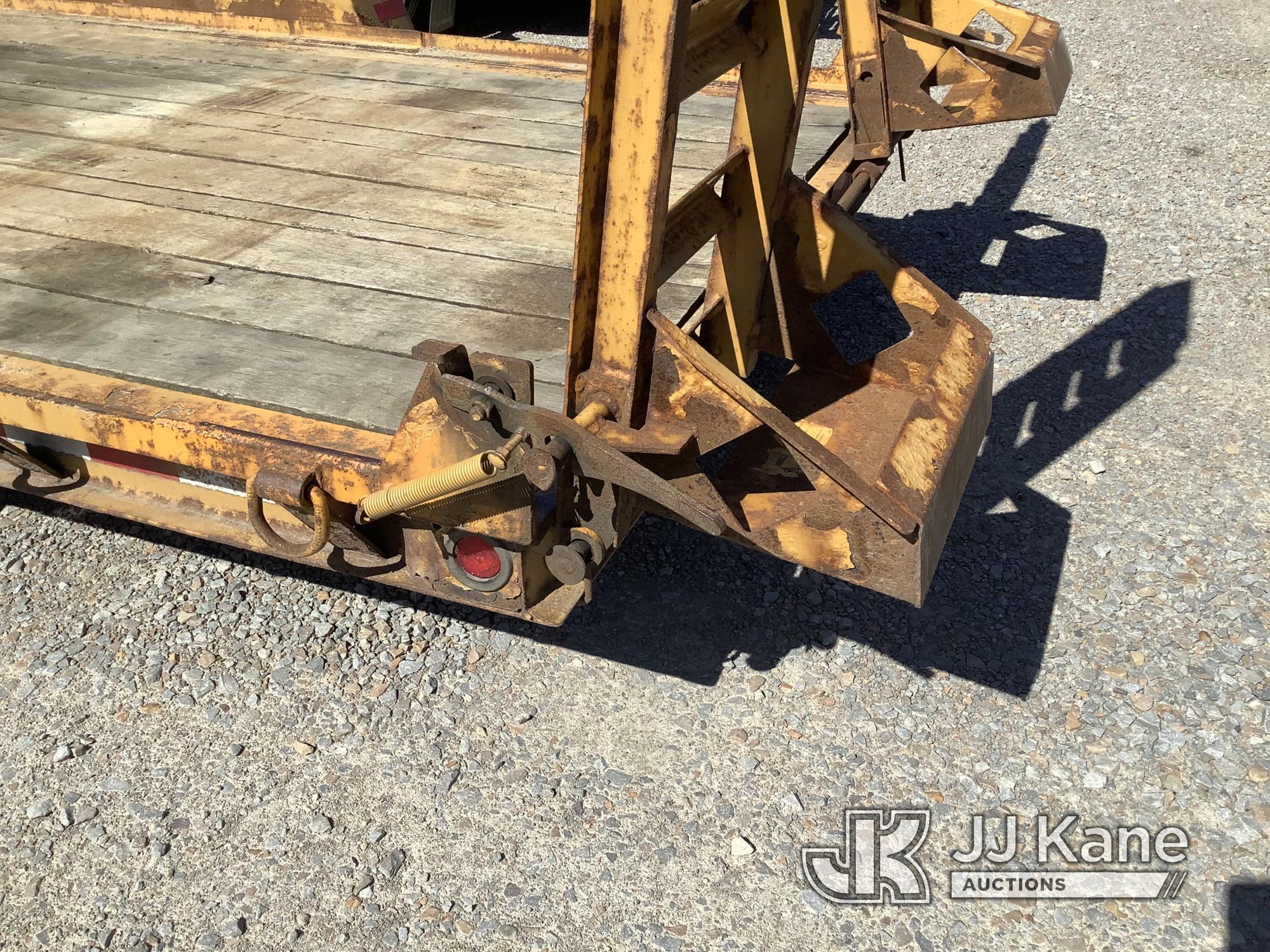 (Smock, PA) 2019 Monroe Towmaster T-12D T/A Tagalong Equipment Trailer Rust Damage