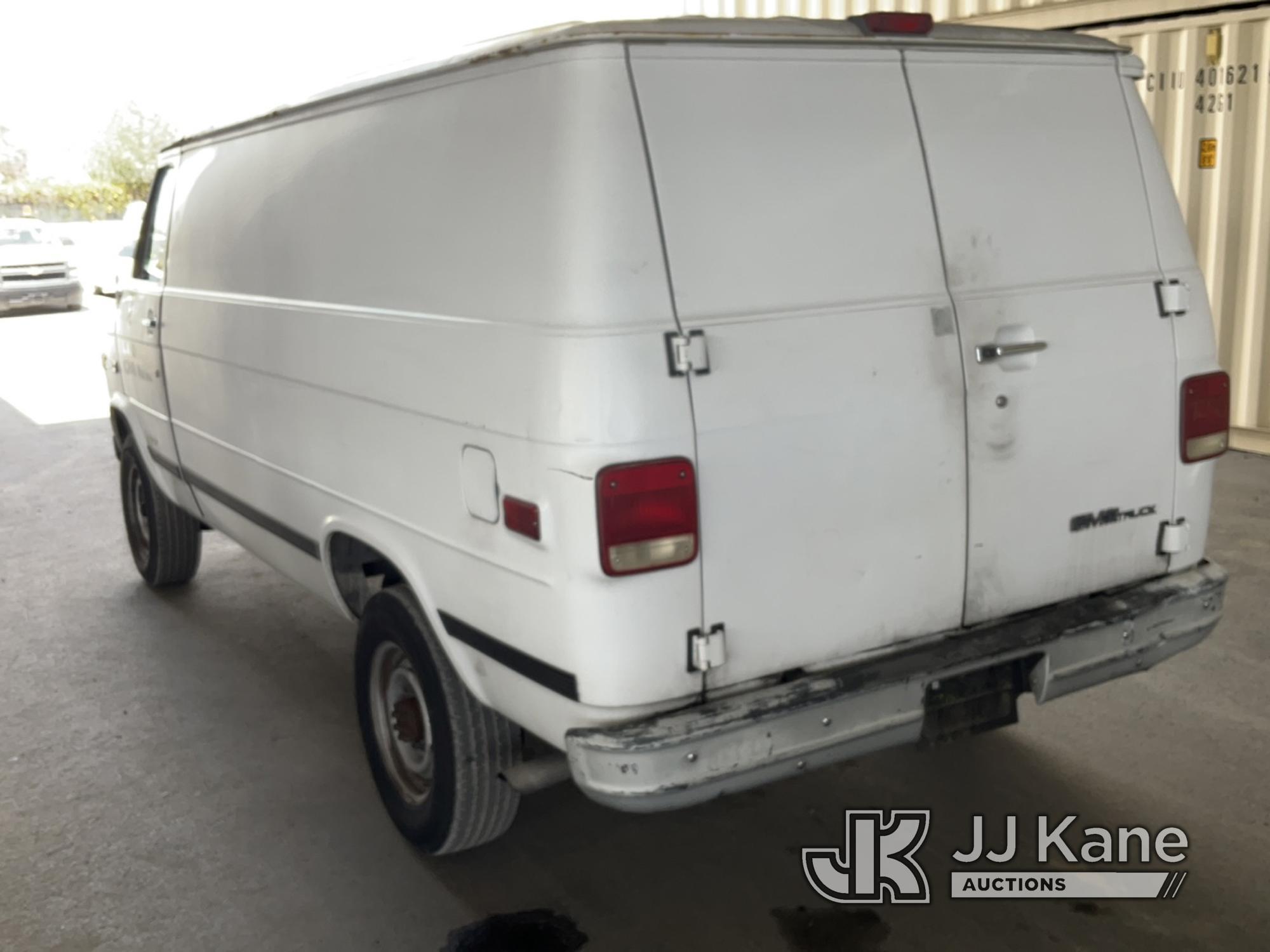 (Jurupa Valley, CA) 1995 GMC Vandura Cargo Van Runs & Moves, Body Rust , Missing Exterior Mirrors