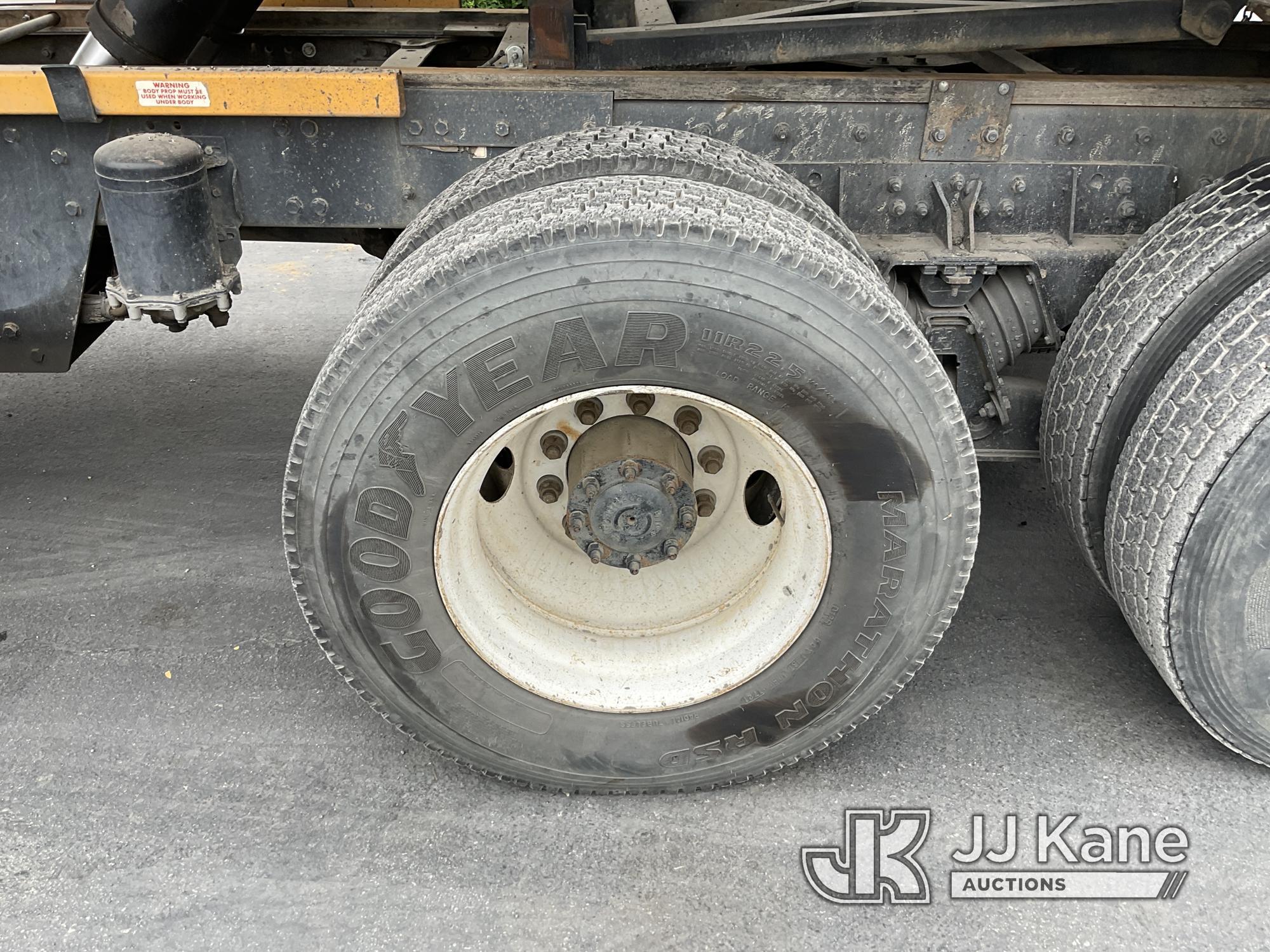 (Jurupa Valley, CA) 2002 Freightliner FLD120 T/A Dump Truck, CAT C15 Diesel Runs & Moves, Coolant Le