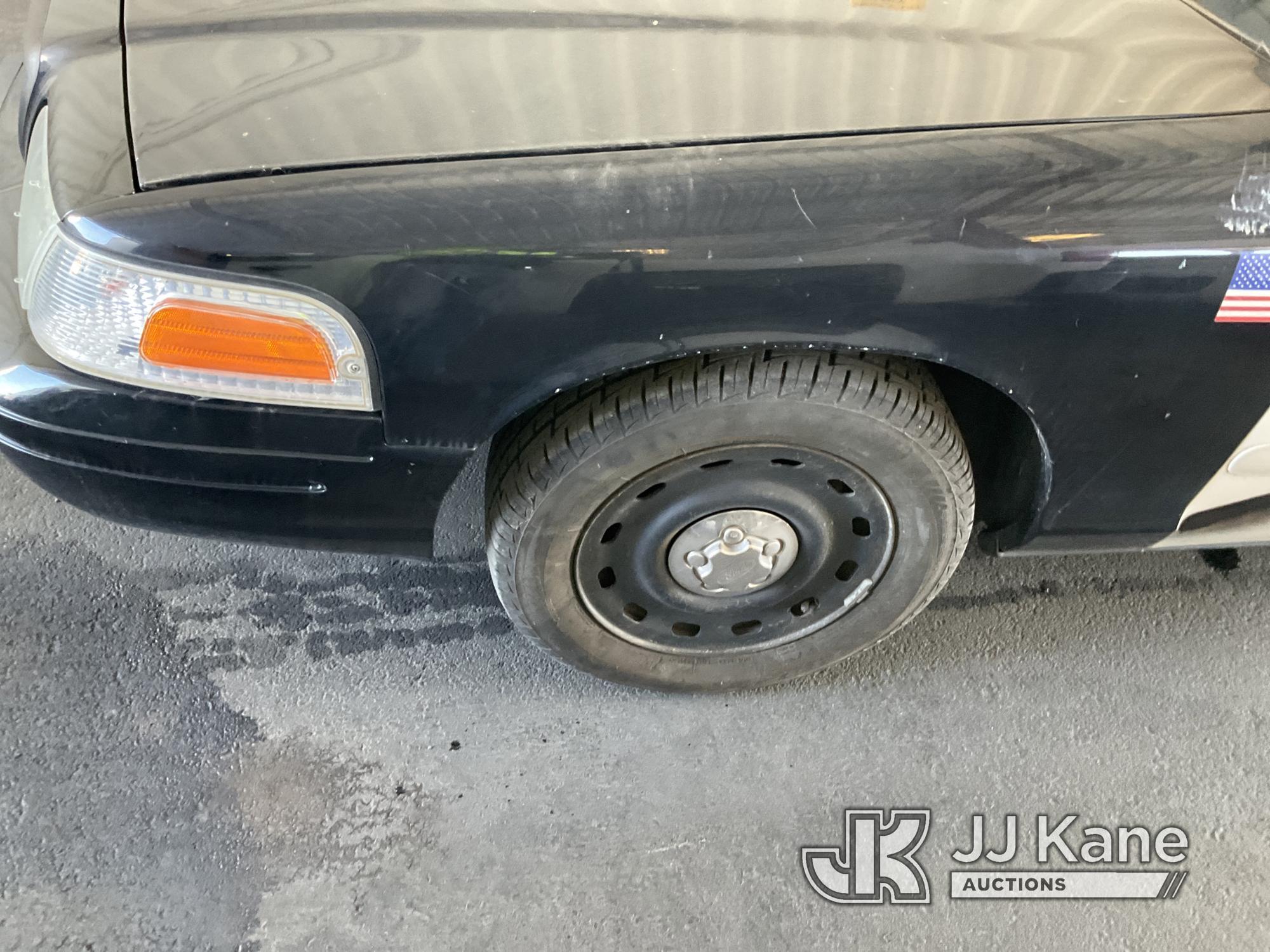 (Jurupa Valley, CA) 2005 Ford Crown Victoria Police Interceptor 4-Door Sedan Runs & Moves, Air Bag L