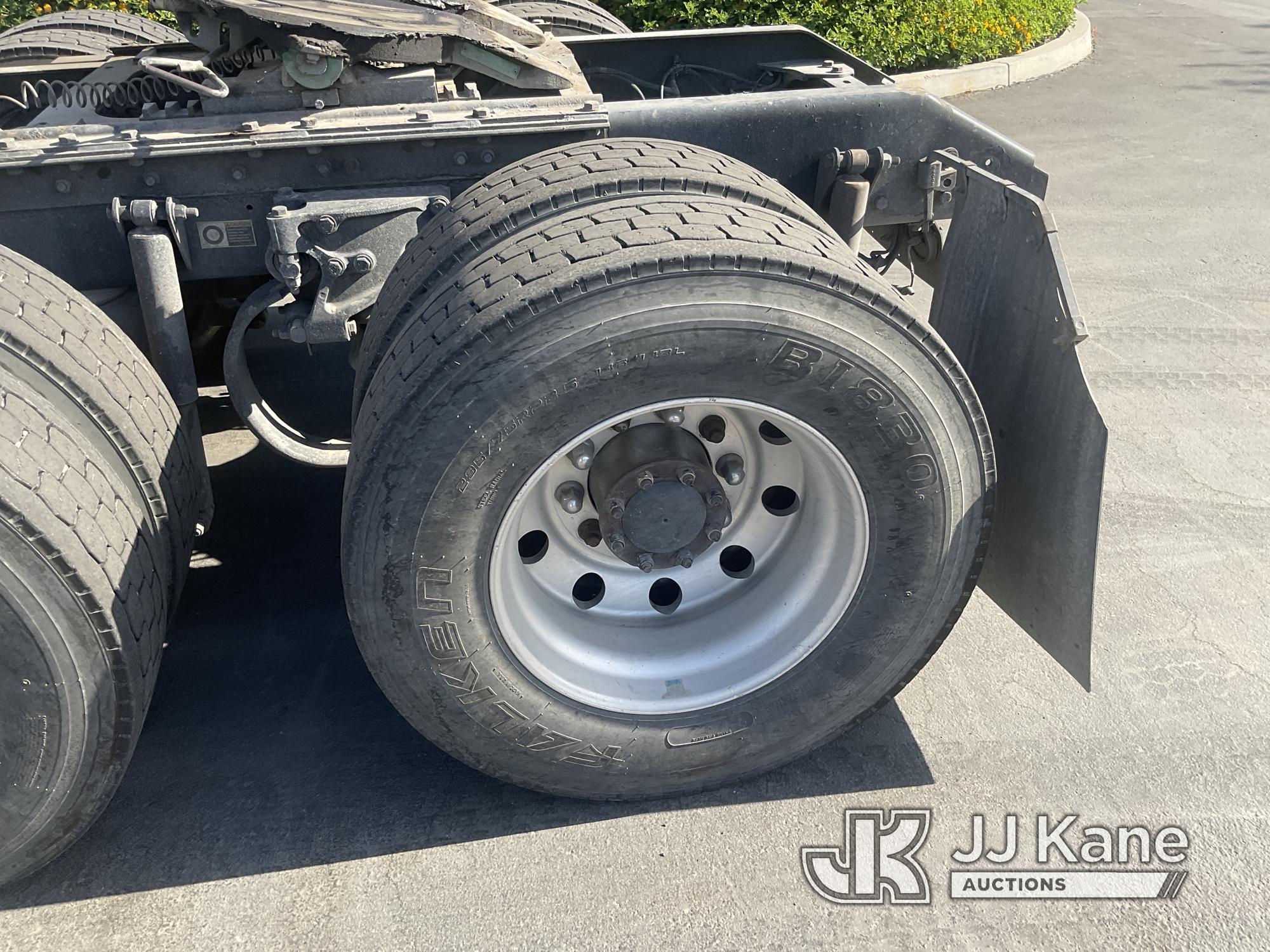 (Jurupa Valley, CA) 2009 Kenworth T800 T/A Truck Tractor Runs & Moves