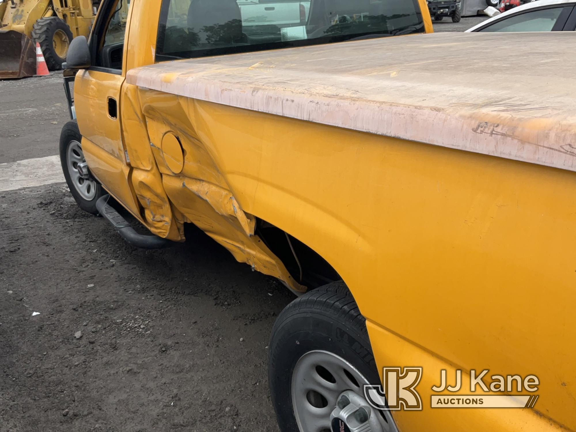 (Jurupa Valley, CA) 2006 GMC SIERRA 1500 Pickup Truck Wrecked, Not Running, No Key, Missing Parts, B