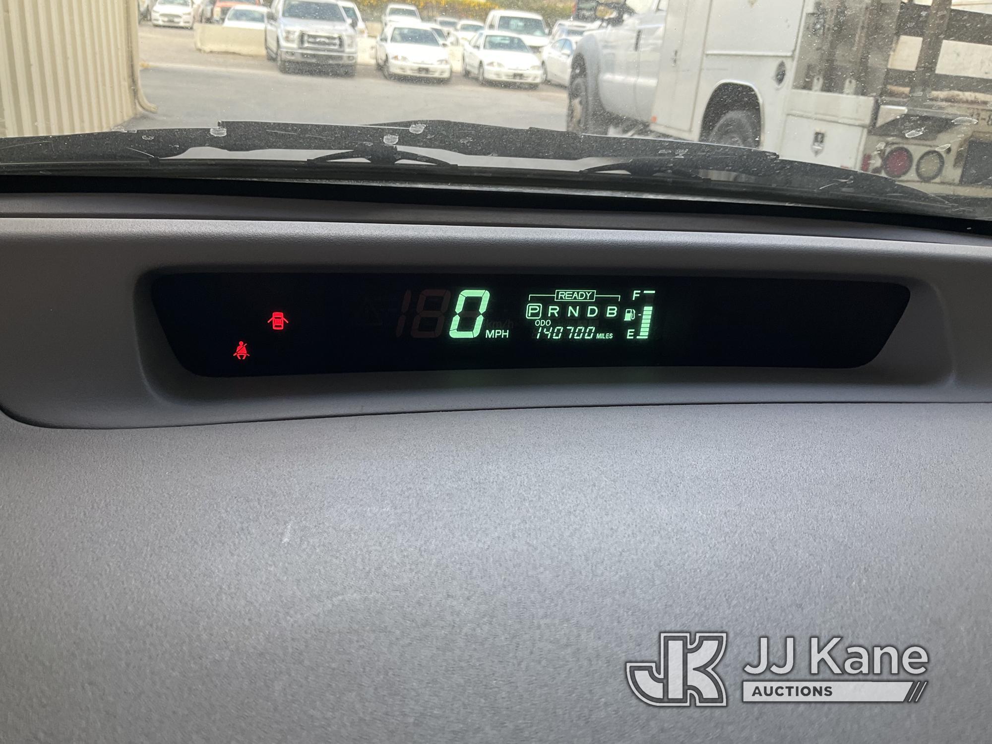 (Jurupa Valley, CA) 2002 Toyota Prius Hybrid 4-Door Sedan Runs & Moves