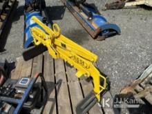 (Plymouth Meeting, PA) Carlstar .55T Curb Lifter NOTE: This unit is being sold AS IS/WHERE IS via Ti