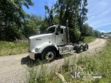 2005 Kenworth T800 6x4 T/A Truck Tractor Runs & Moves, Rust & Body Damage