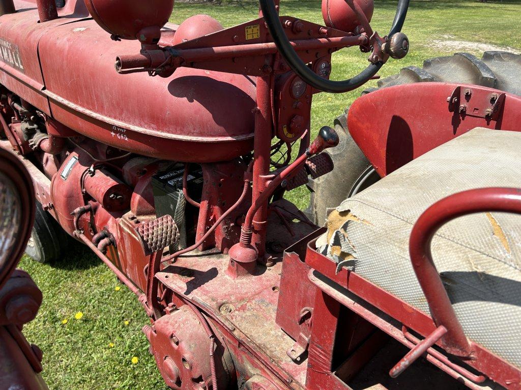 INTERNATIONAL MCCORMICK FARMALL SUPER M TRACTOR, PTO, 1-REMOTE, 14.9-38 REAR TIRES, 1161 HOURS SHOWI