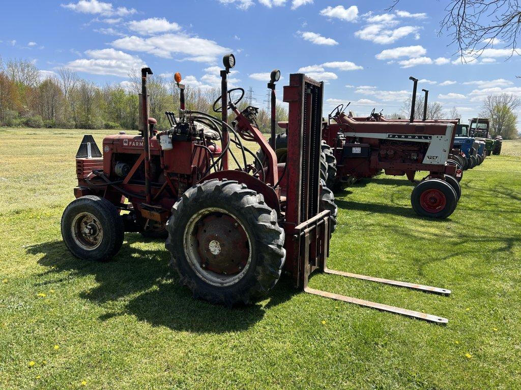 MCCORMICK FARMALL BN TRACTOR/ROUGH TERRAIN LIFT, 2-STAGE, 46'' FORKS, 2WD, 11.4-24 FRONT TIRES, REAR