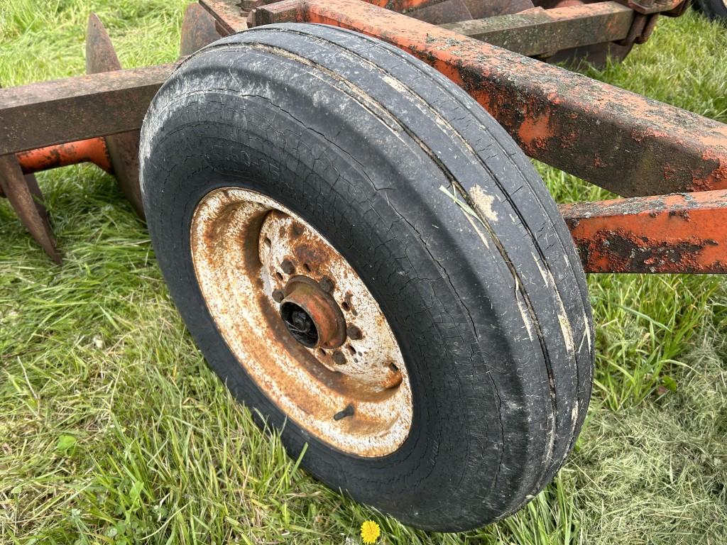 ALLIS CHALMERS 15' DISC, REAR HITCH, SOME CRACKED DISCS