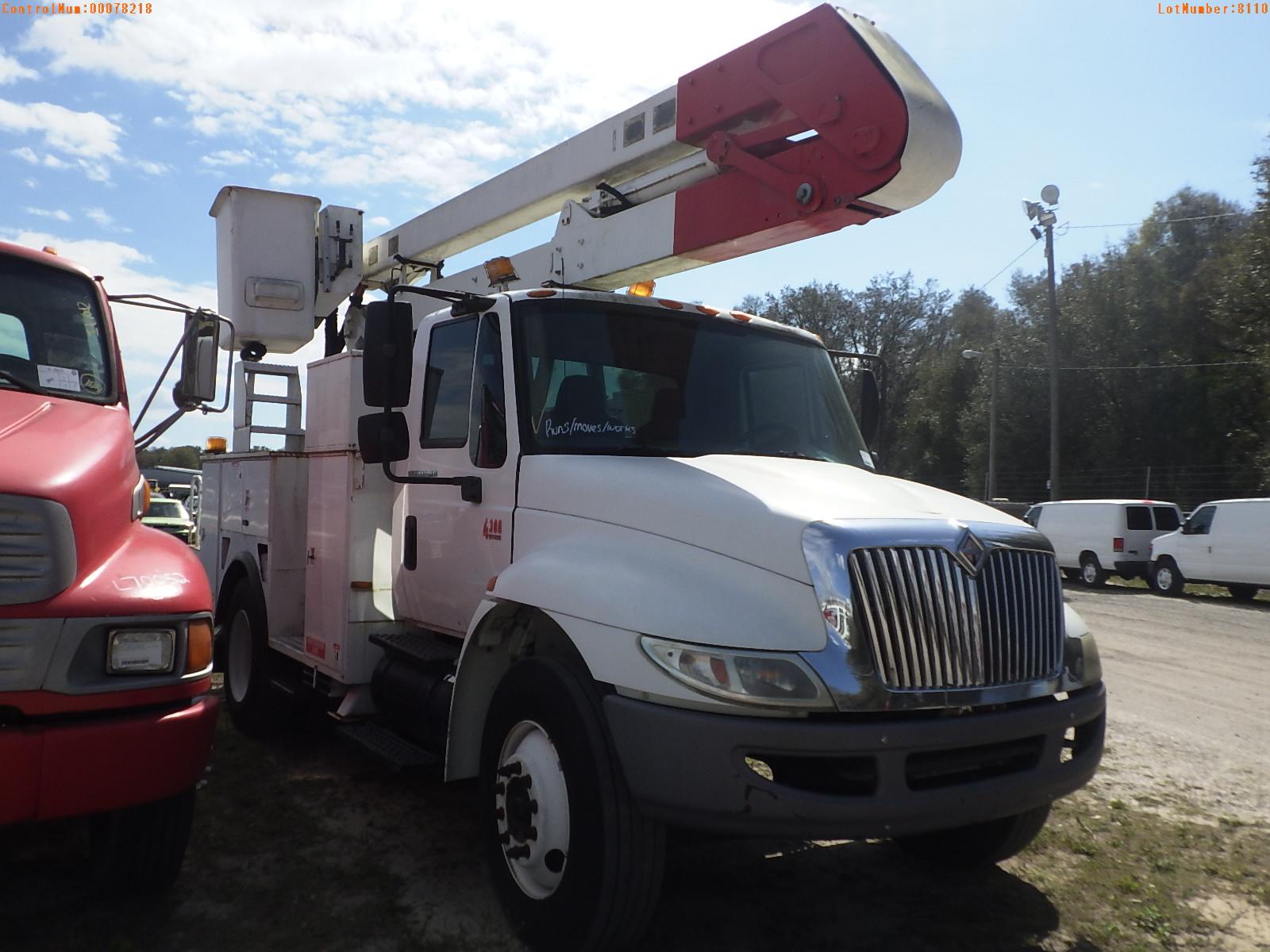 5-08110 (Trucks-Aerial lift)  Seller:Private/Dealer 2005 INTL 4300