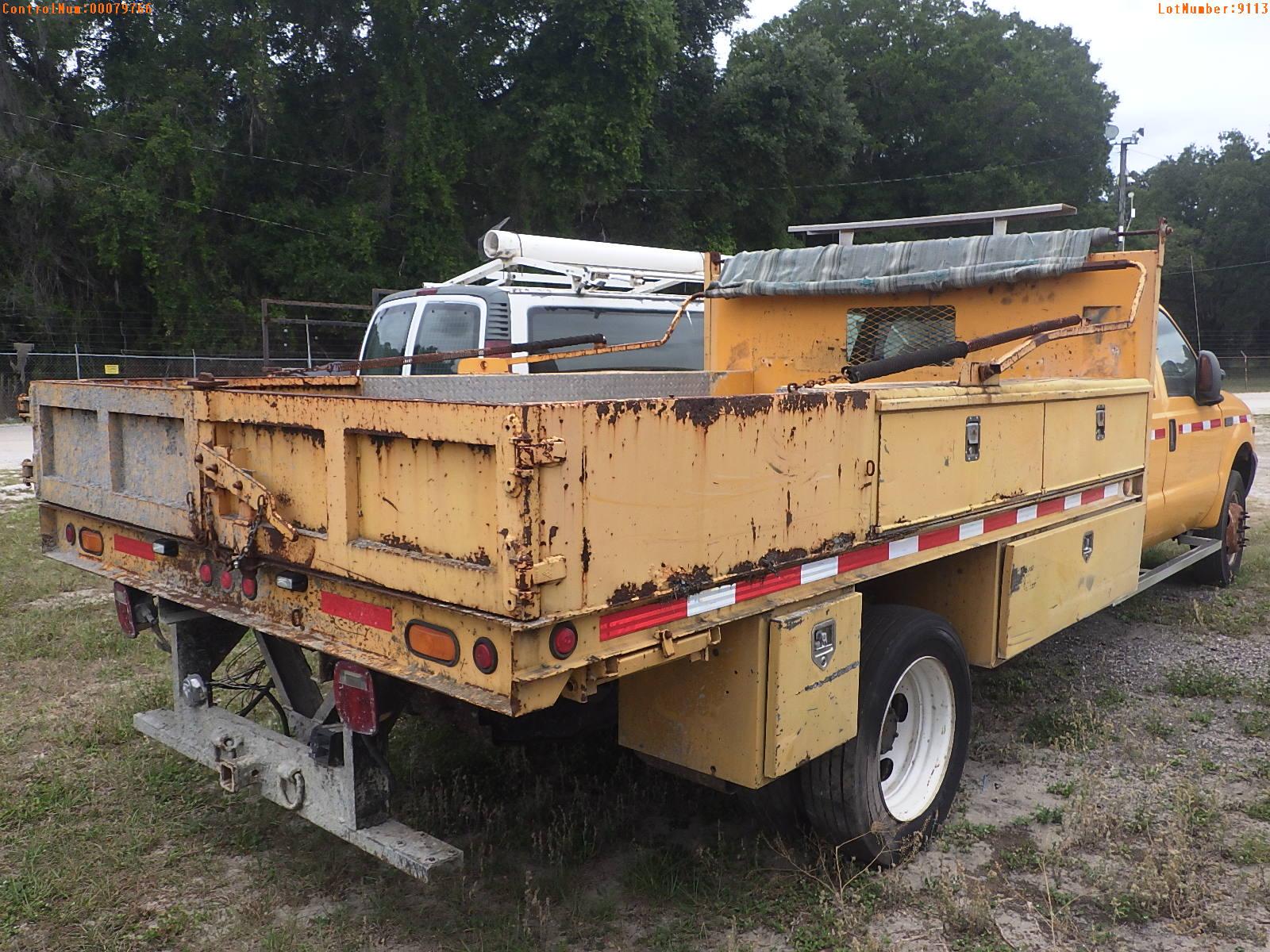 5-09113 (Trucks-Dump)  Seller: Florida State D.O.T. 2004 FORD F550