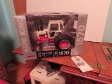 Ertl Agri King Case 1570 precisioin Series Toy Tractor