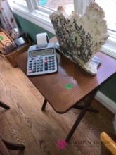 Table /marble clock/adding machine